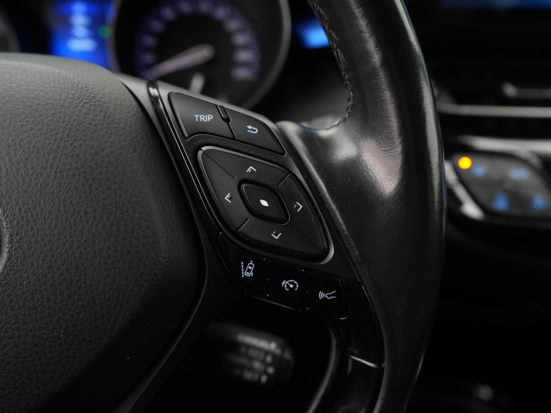 Toyota C-HR 1.8 Hybrid Bi-Tone