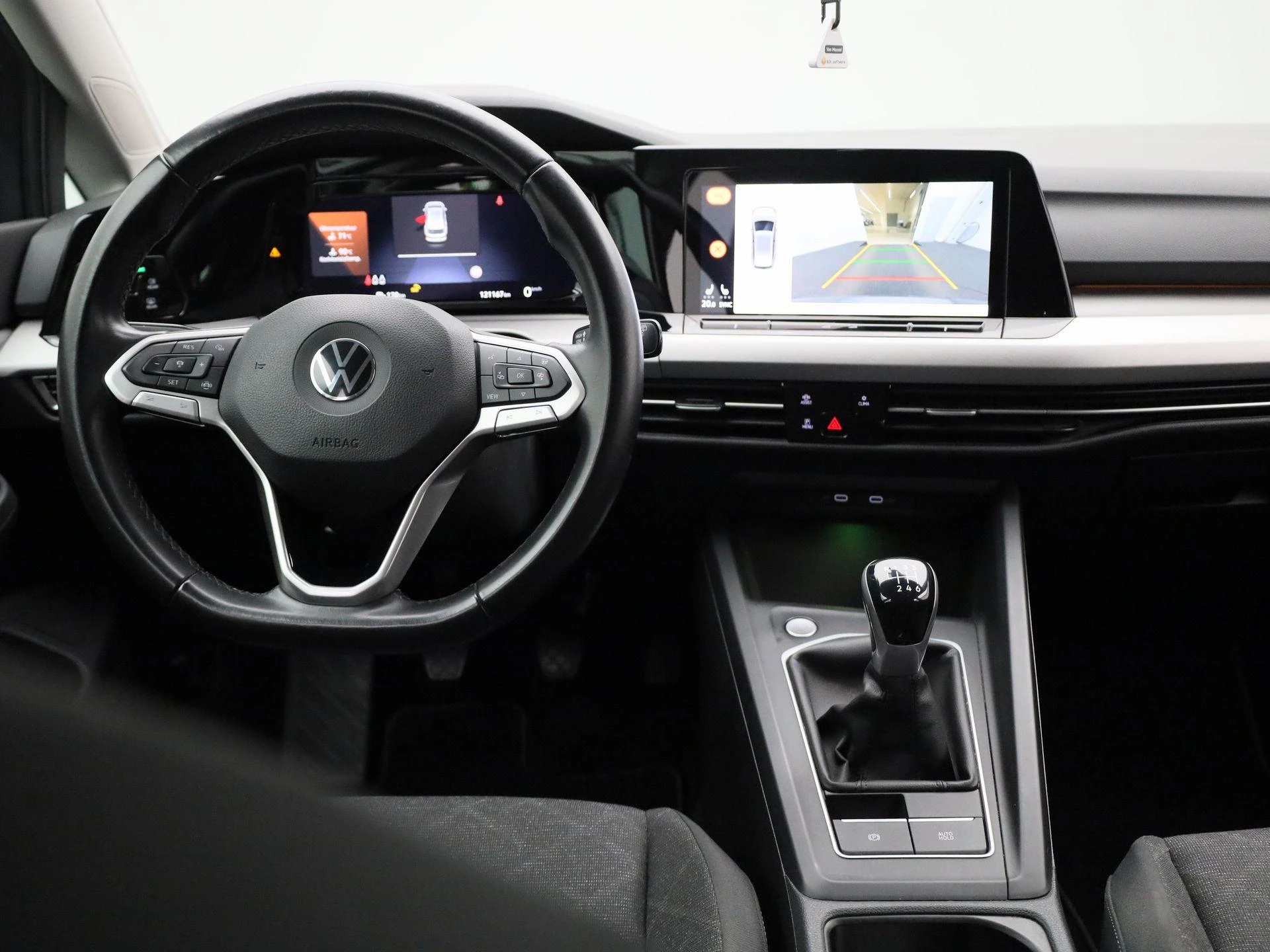 Volkswagen-Golf-image-7