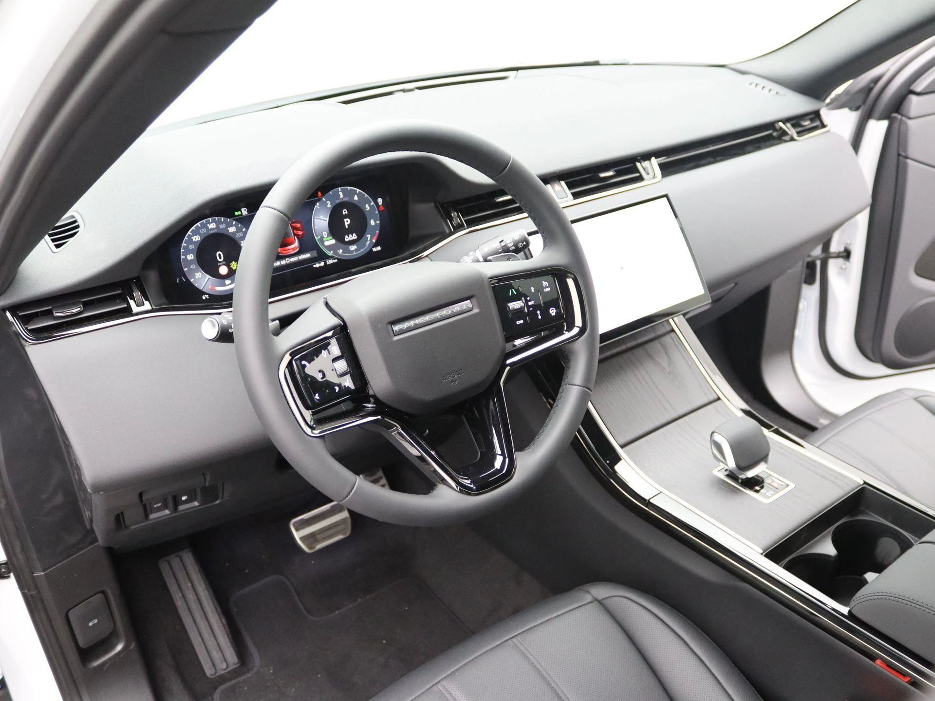 Land Rover-Range Rover Evoque-image-29