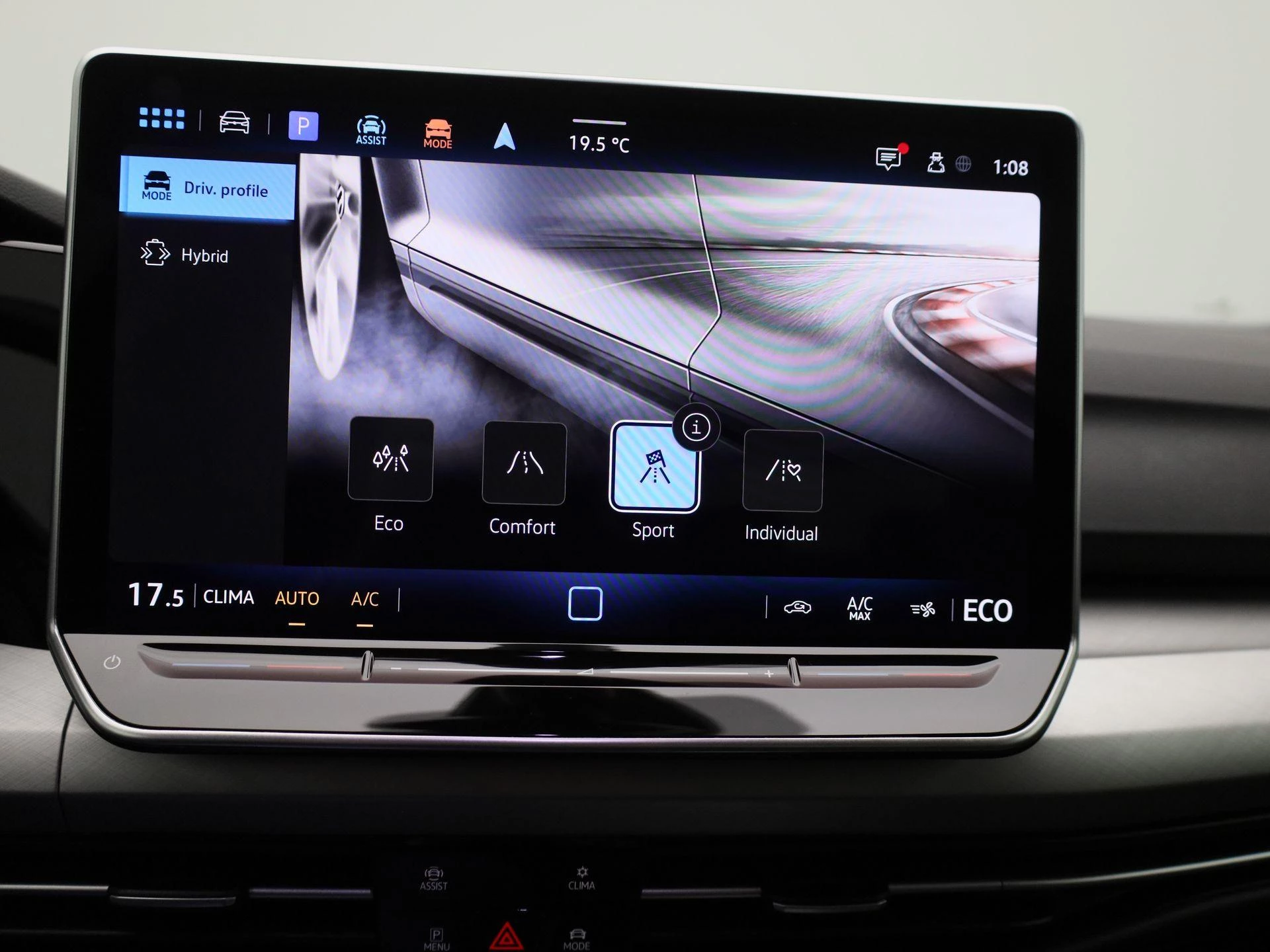 Volkswagen-Golf-image-23