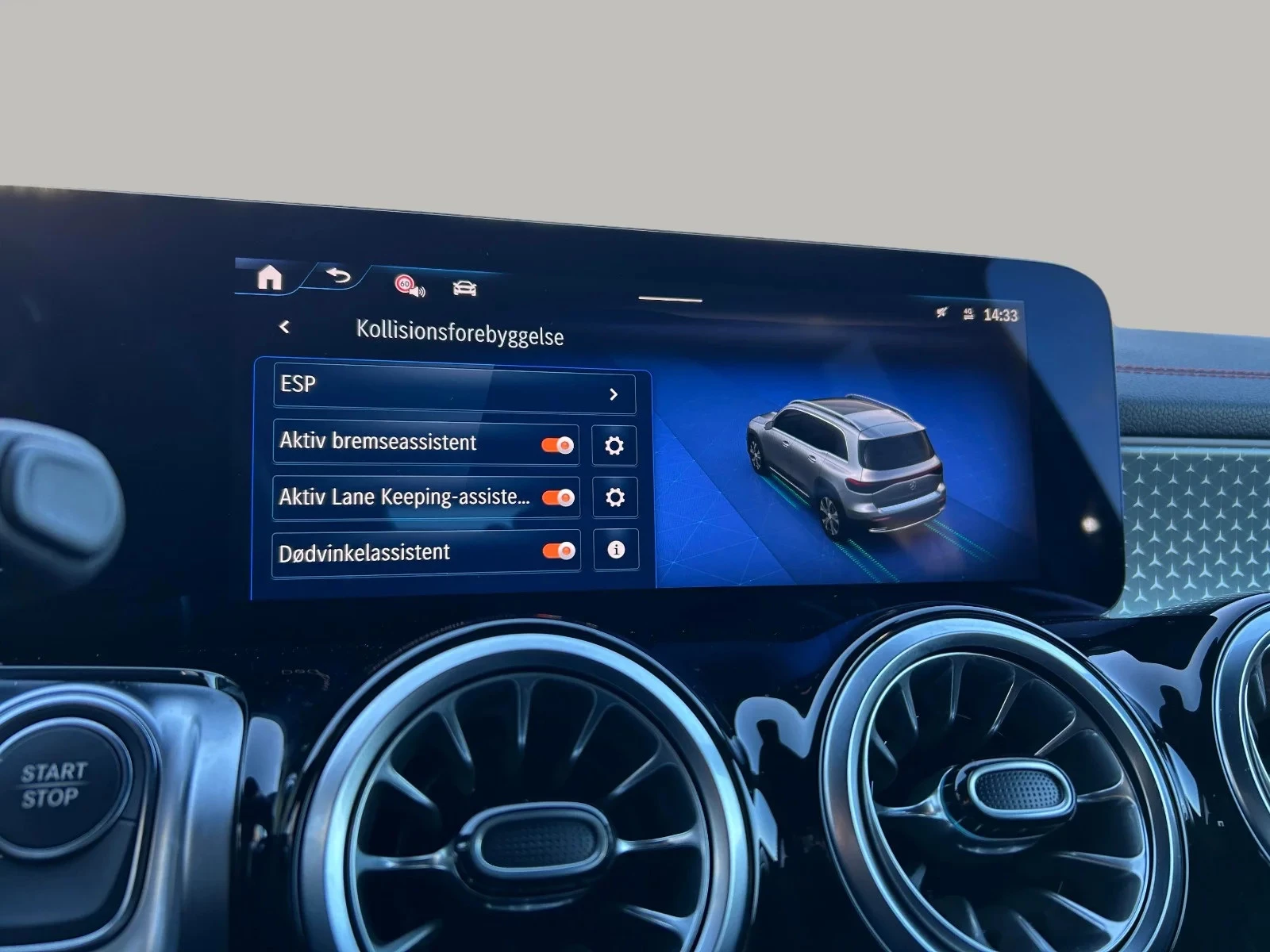 Mercedes-Benz-EQB-image-16