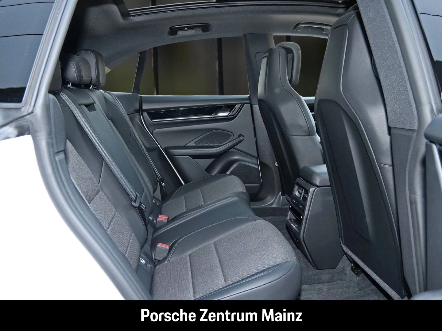 Porsche Macan 4 Luftfederung PASM 21-Zoll LED-Matrix -