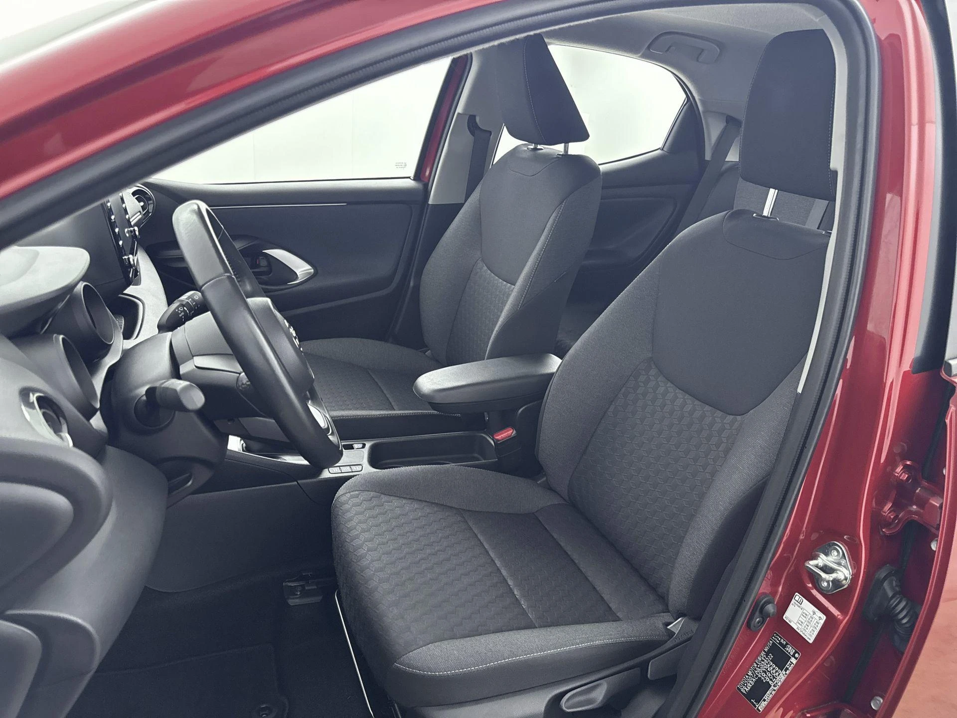 Toyota-Yaris-image-25
