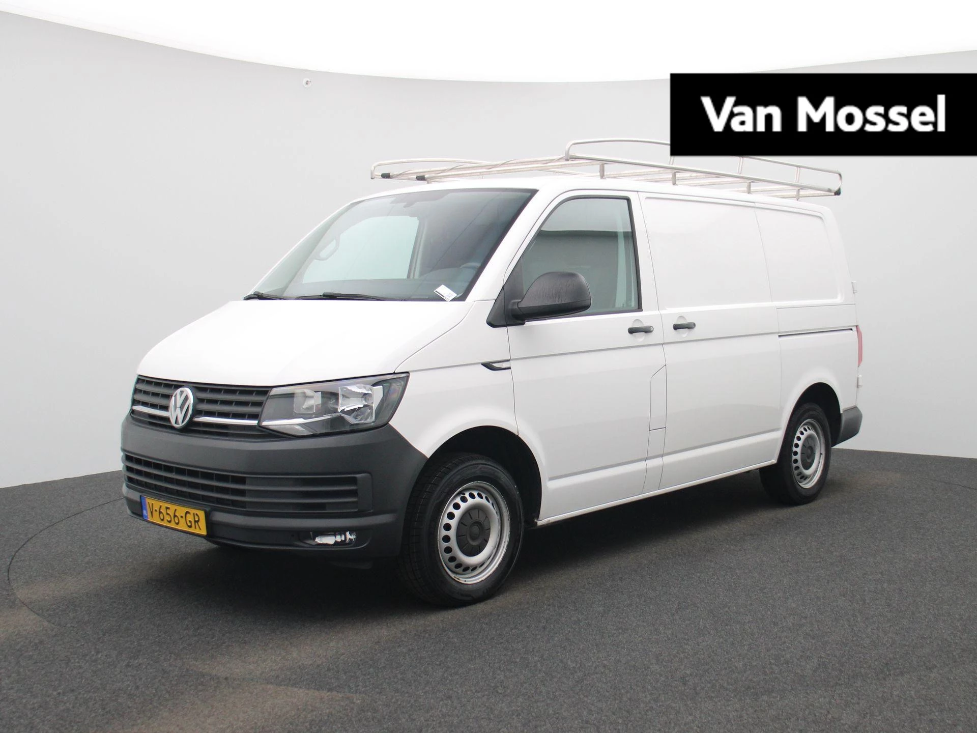 Volkswagen-Transporter-image-0
