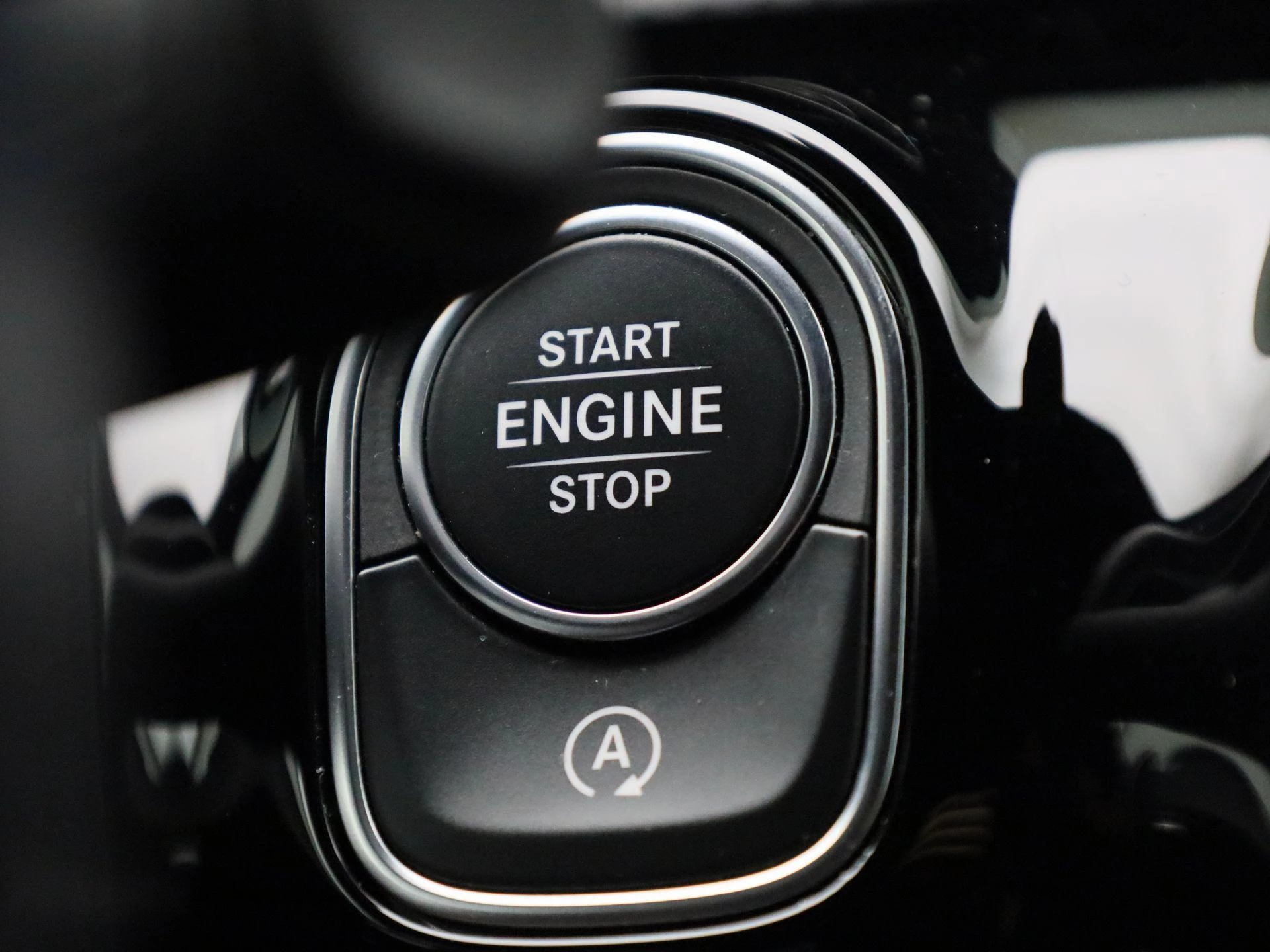 Mercedes-Benz-CLA-image-30