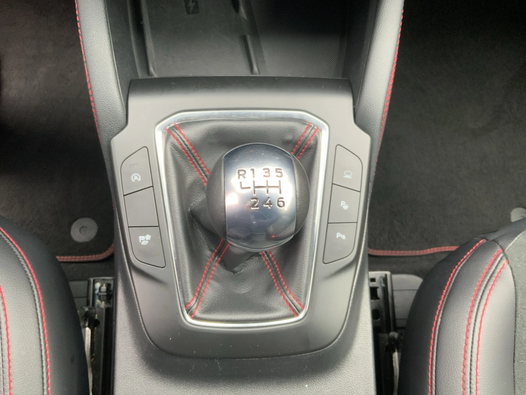 Ford Kuga ST-Line X*PANO*AHK*KAM*ACC*NAVI*SOUND-SYS. LED Pano SHZ 4xSHZ