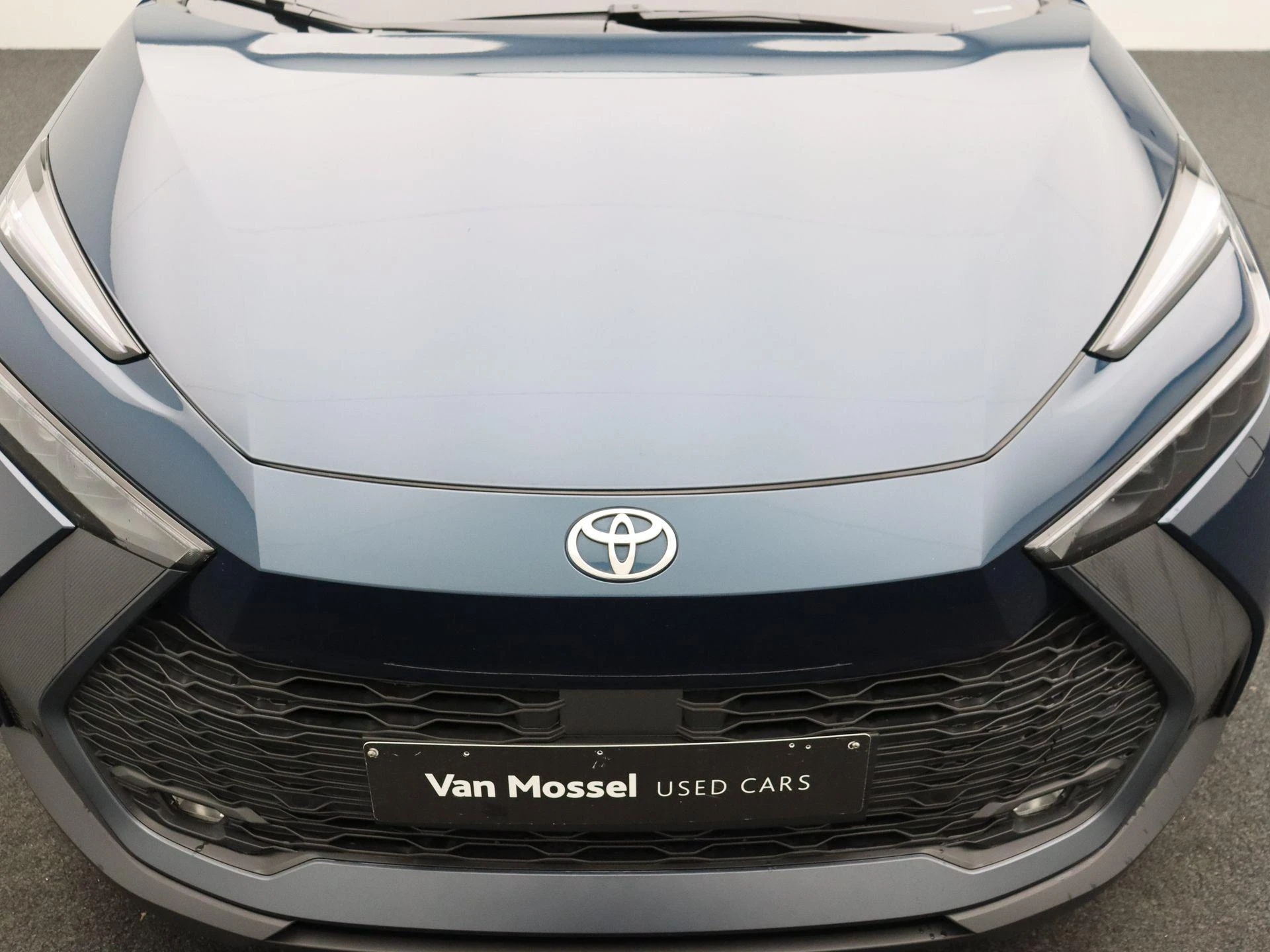 Toyota-C-HR-image-24