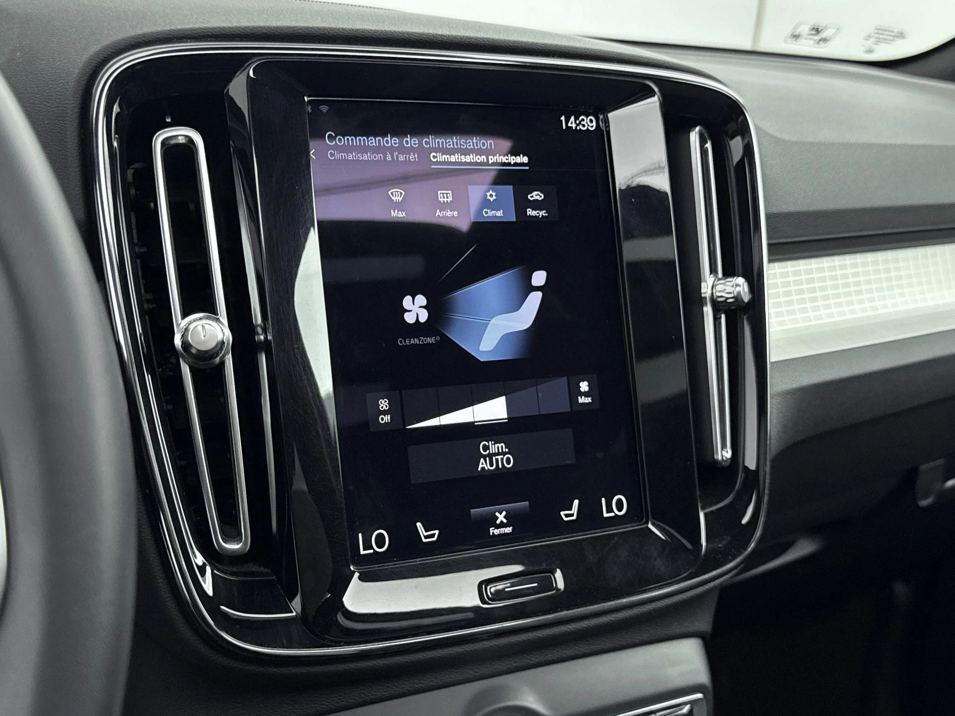 Volvo XC40 T4 Recharge Plus Dark