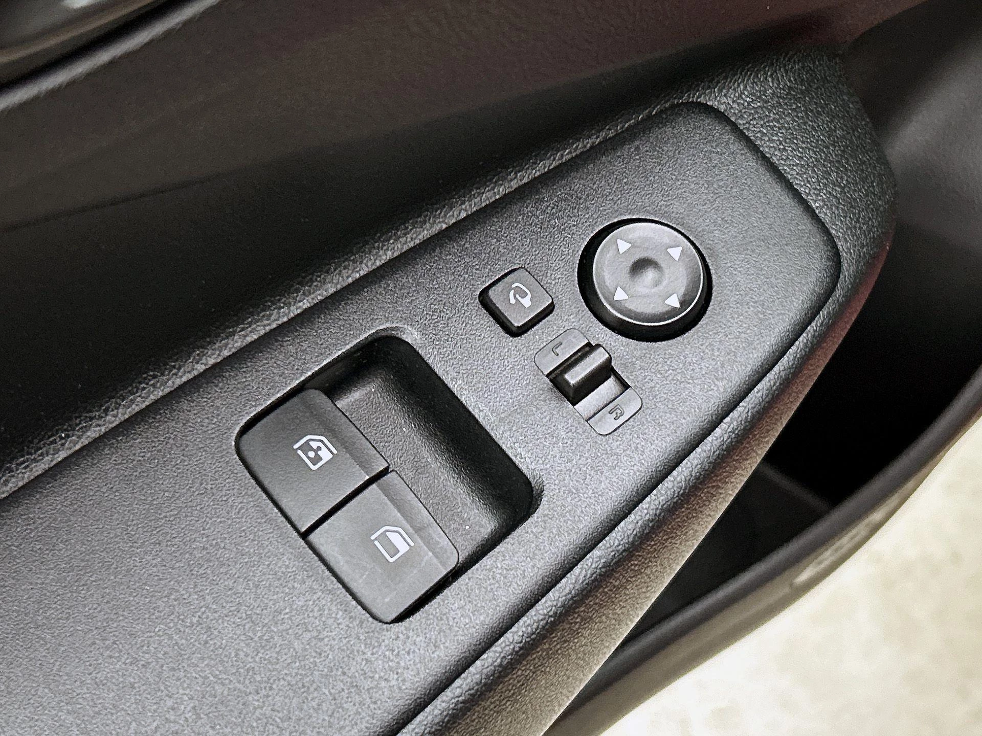 Hyundai-i10-image-13