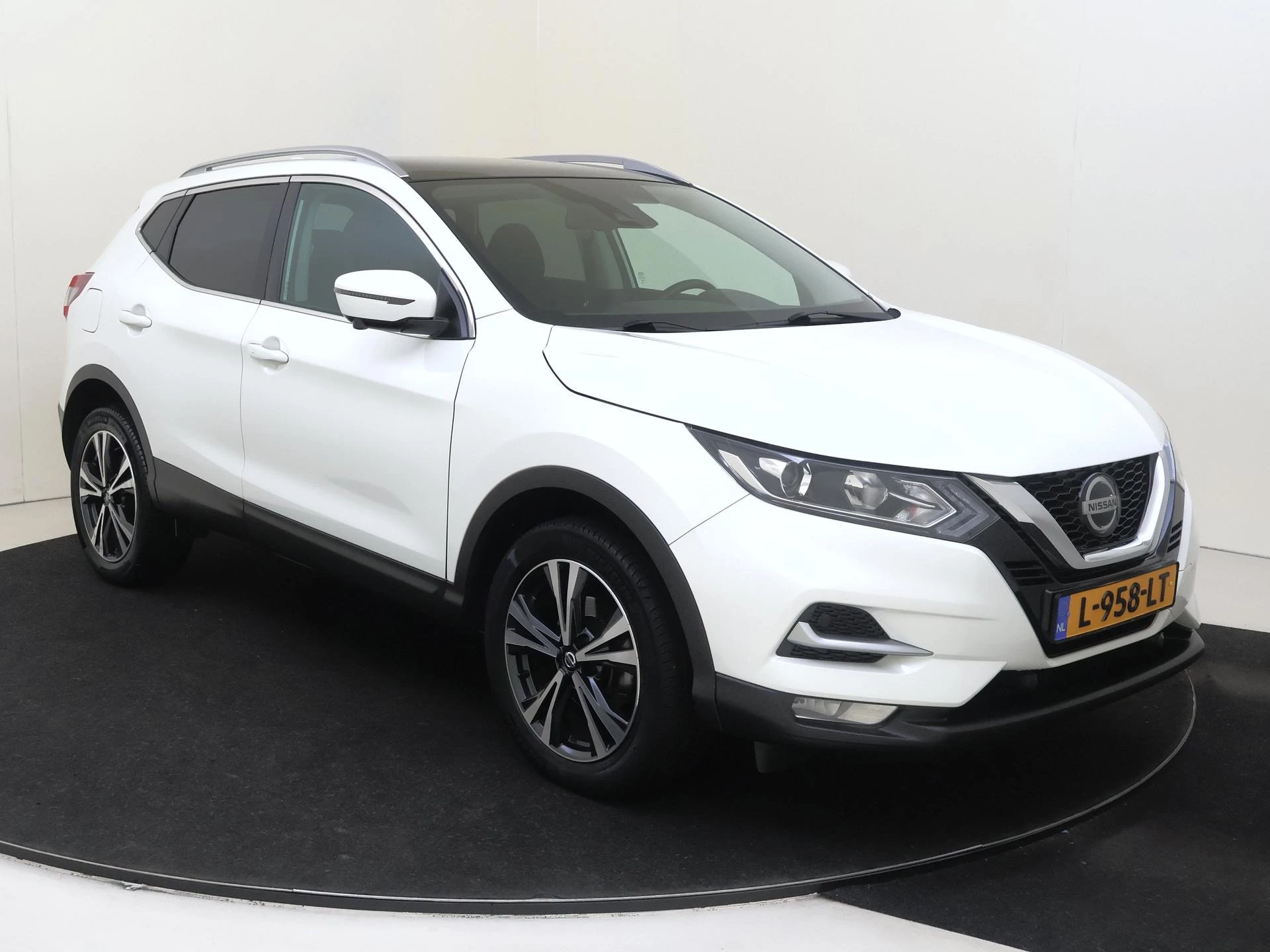 Nissan QASHQAI 1.3 DIG-T Design Edition