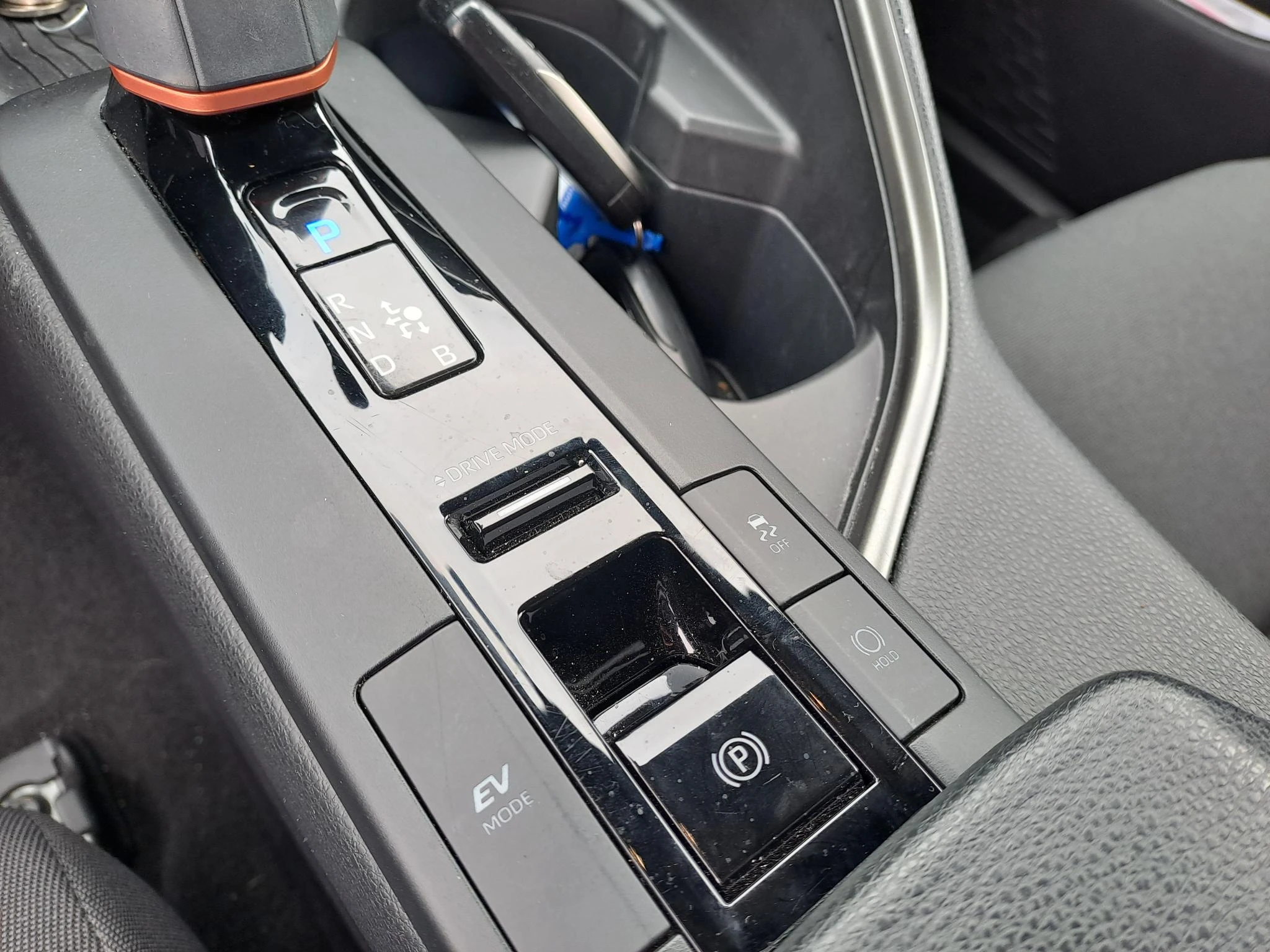 Toyota-C-HR-image-15