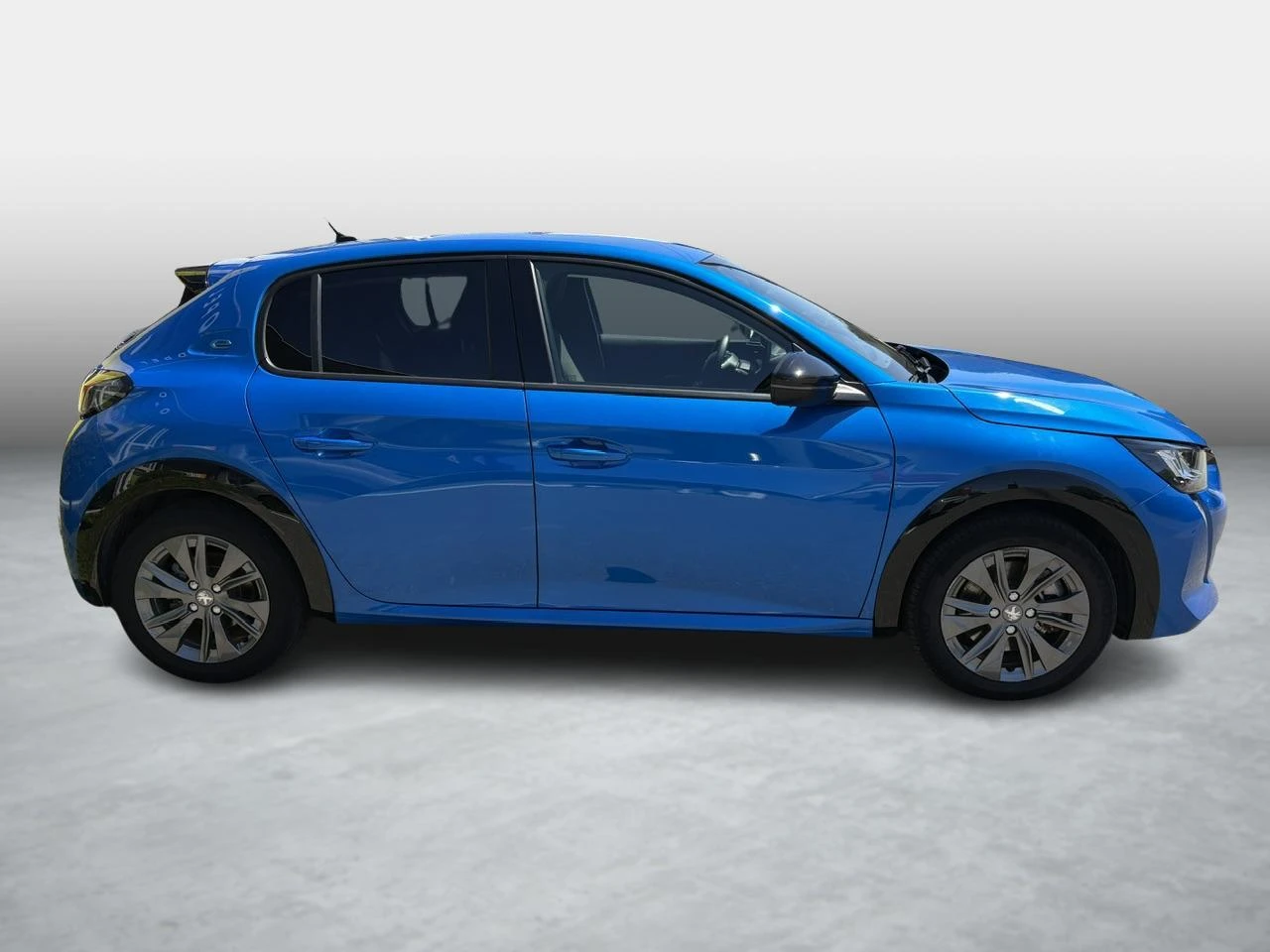 Peugeot-e-208-image-5