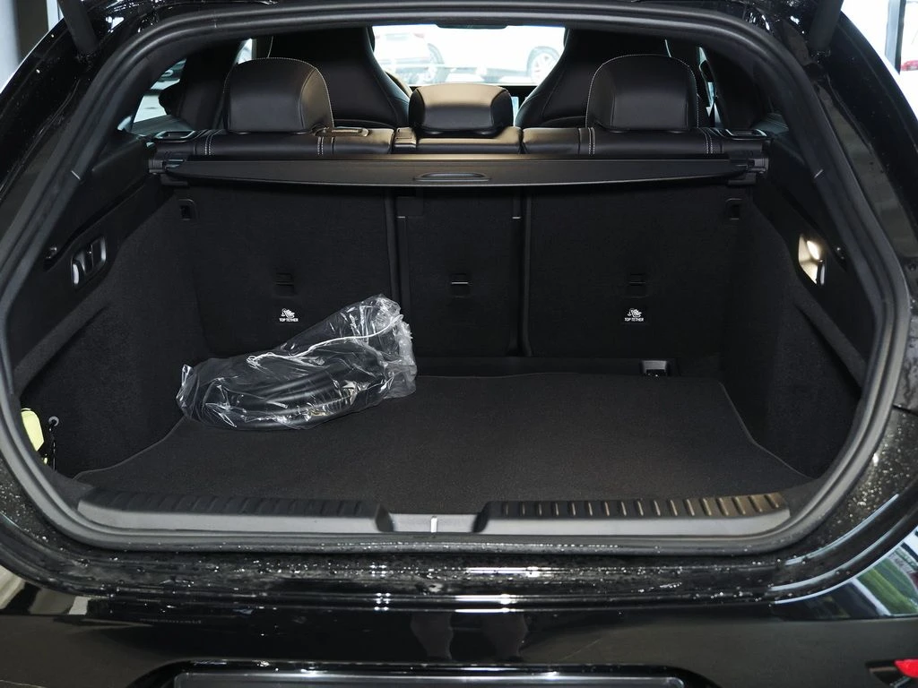 Mercedes-Benz-CLA 250+-image-13