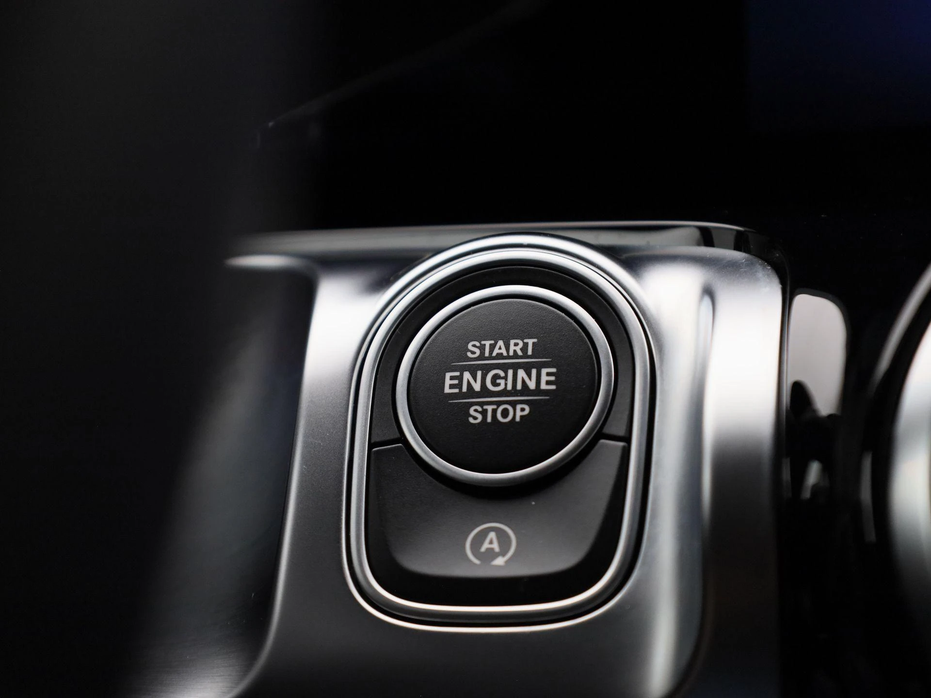 Mercedes-Benz-GLB-image-32