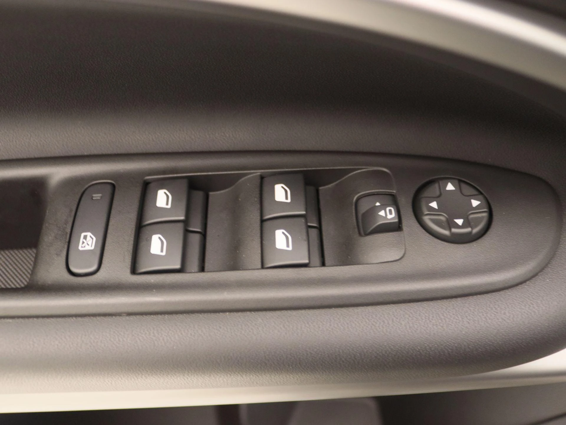 Jeep-Avenger-image-21