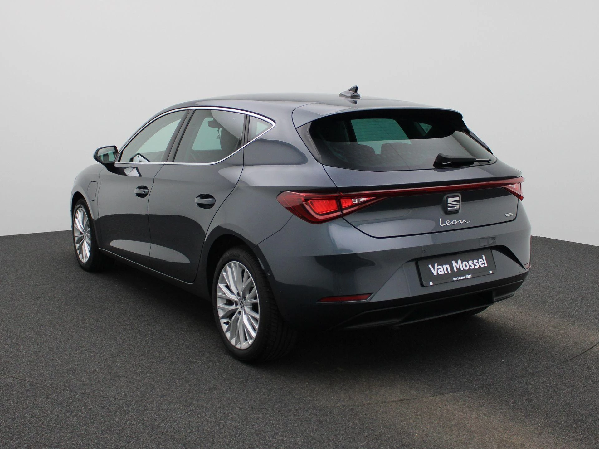 SEAT-Leon-image-1
