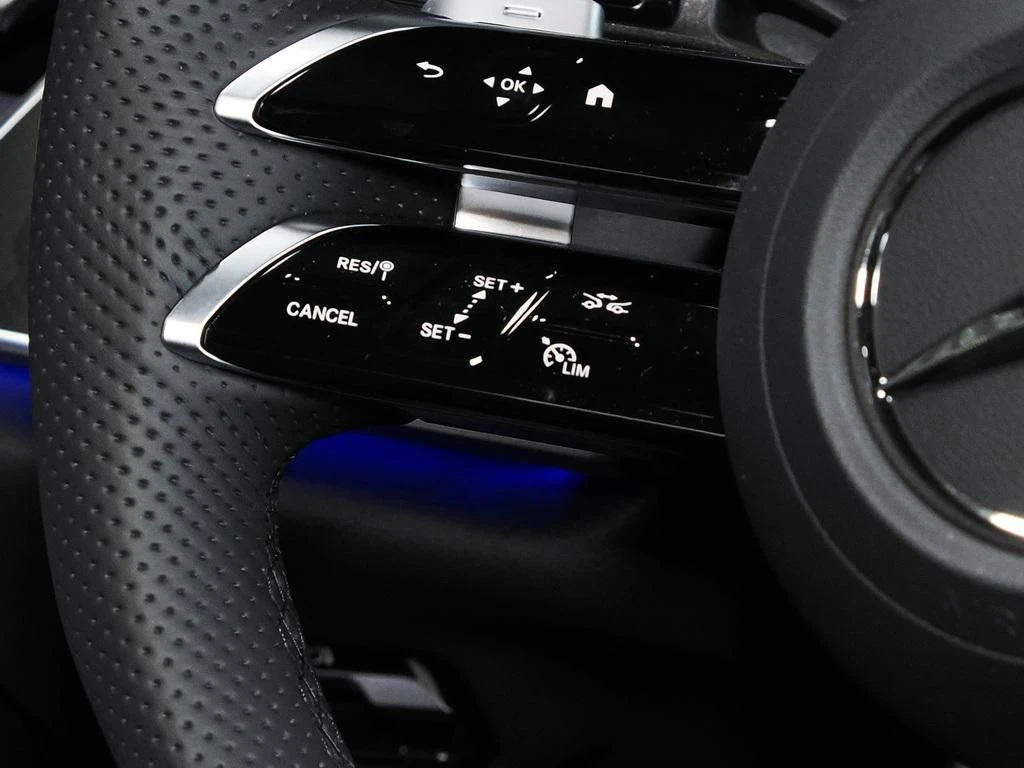 Mercedes-Benz-E-Klasse 300 de-image-11