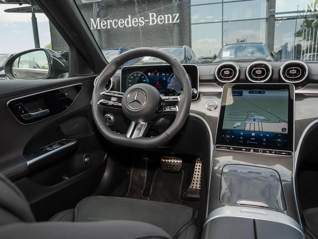 Mercedes-Benz-C-Klasse 300-image-9