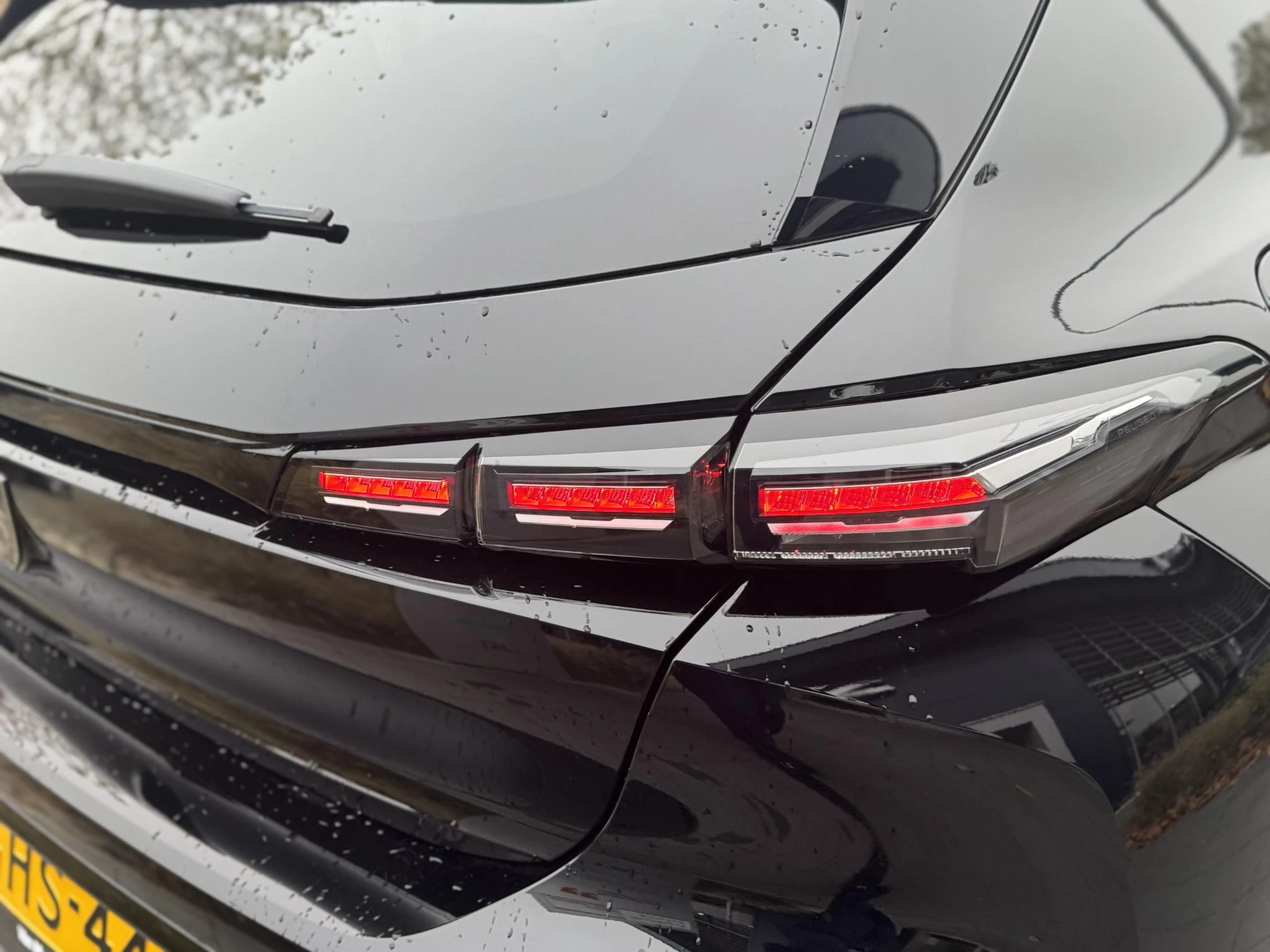 Peugeot-e-308-image-11