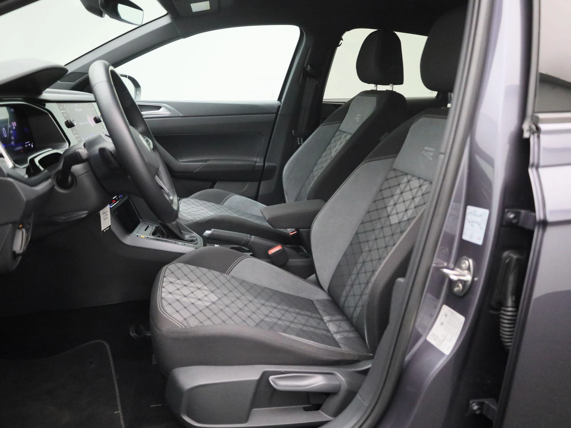 Volkswagen-Taigo-image-10