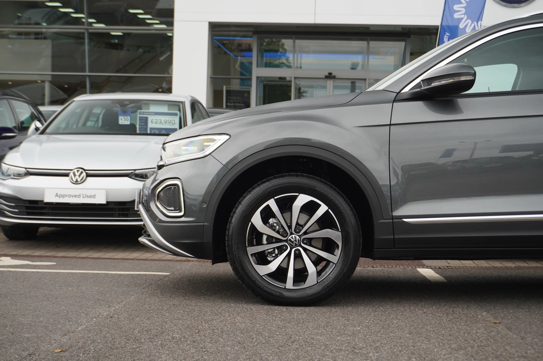 Volkswagen-T-Roc-image-4