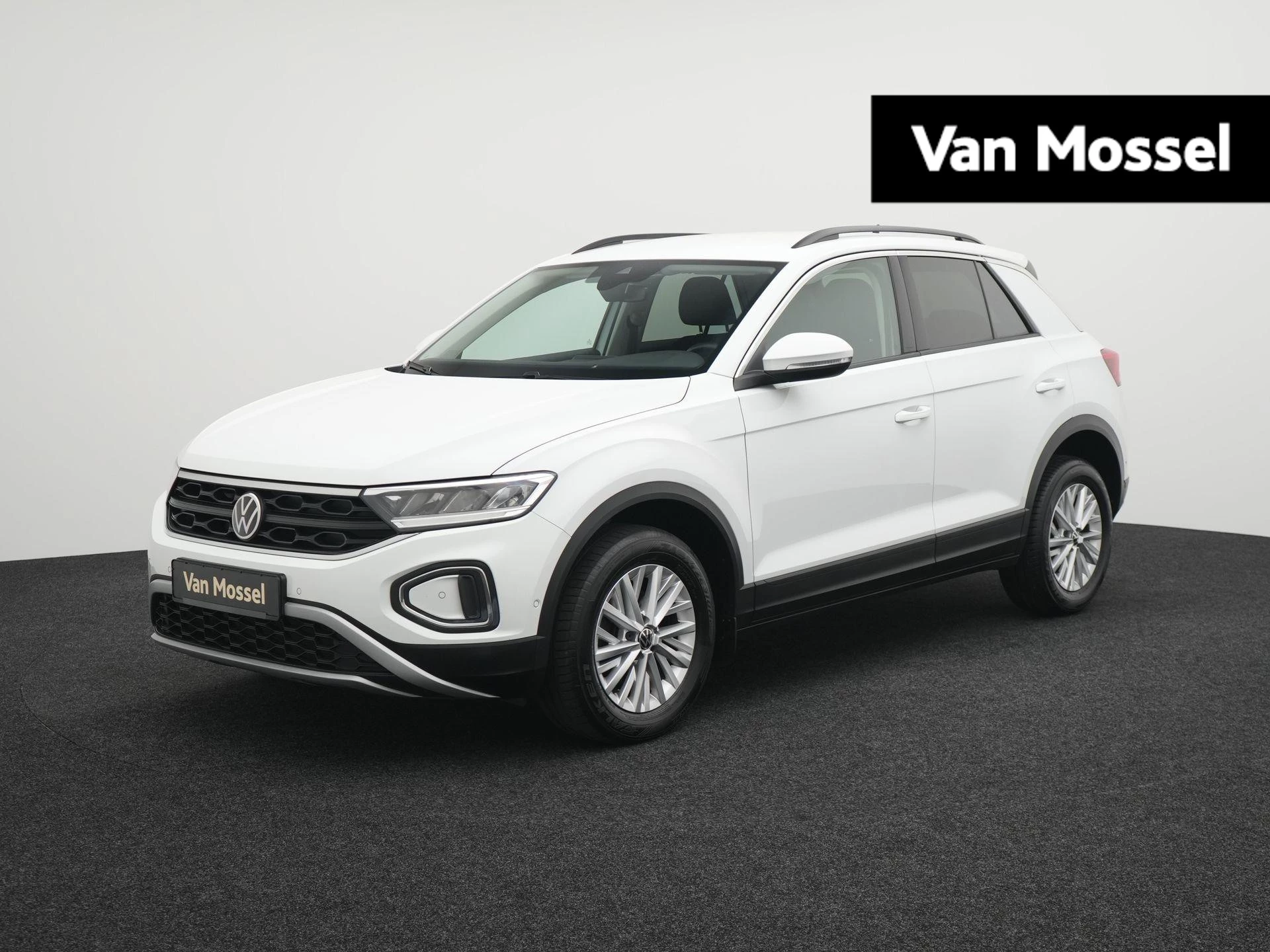 Volkswagen-T-Roc-image-0