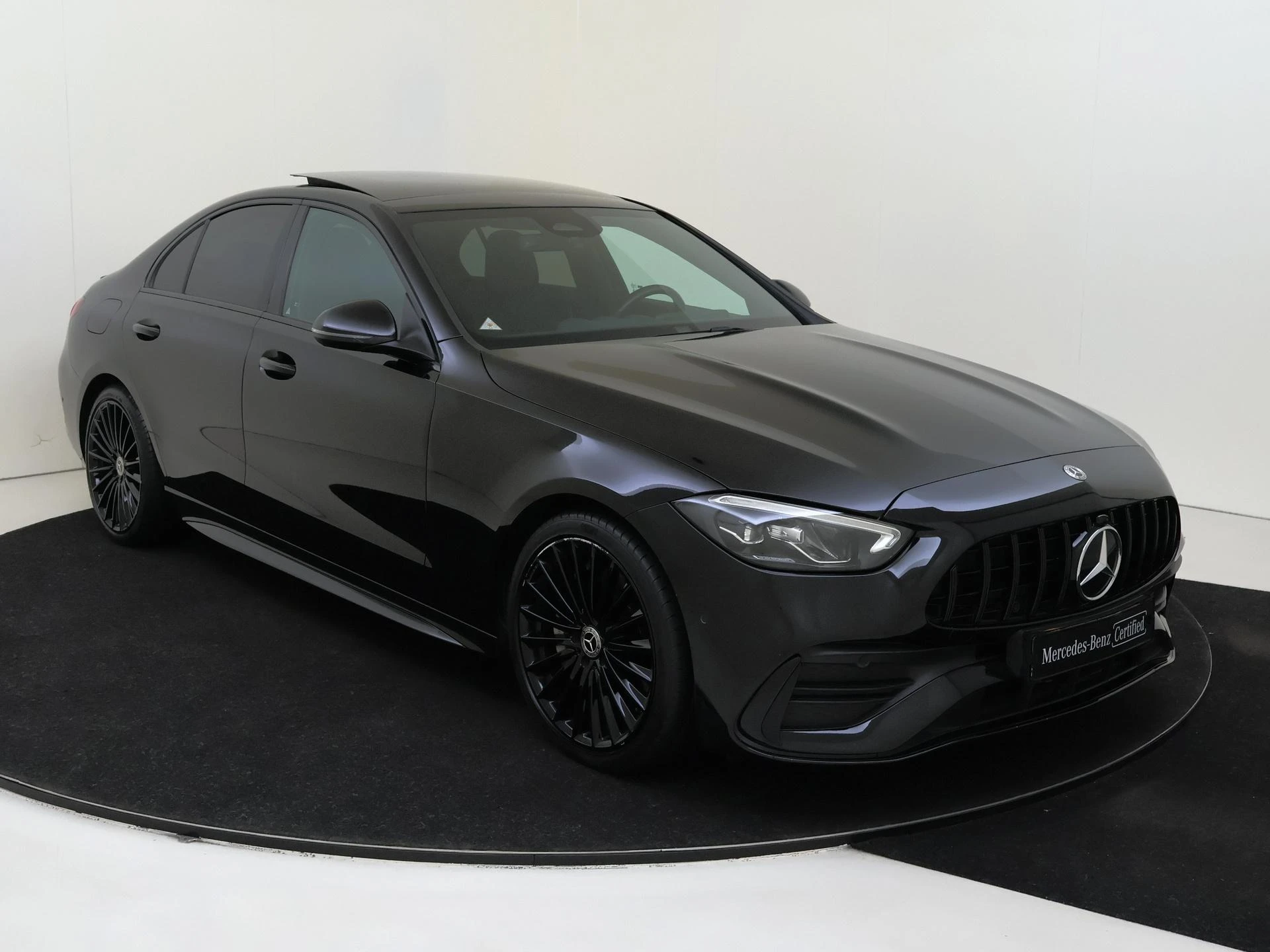 Mercedes-Benz-C-Klasse-image-4