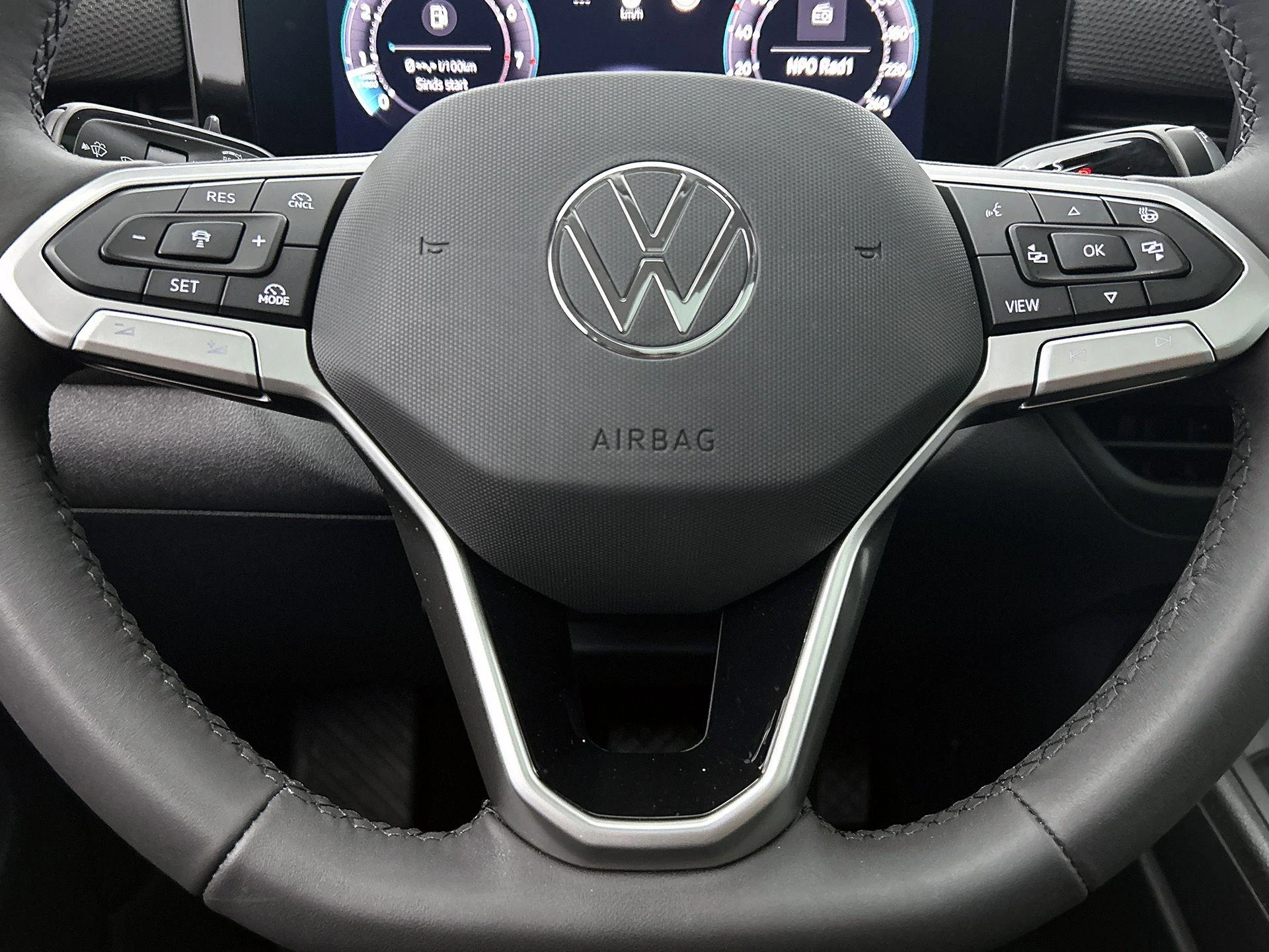 Volkswagen-T-Roc-image-40