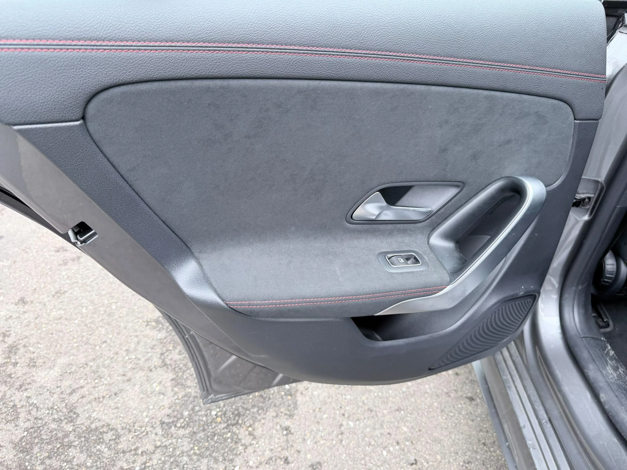 Mercedes-Benz-CLA-image-12
