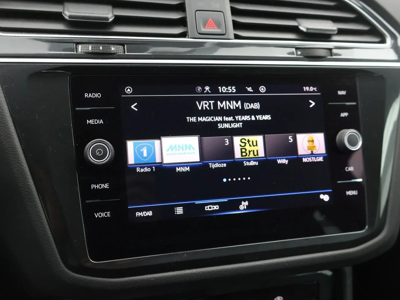 Volkswagen-Tiguan-image-13