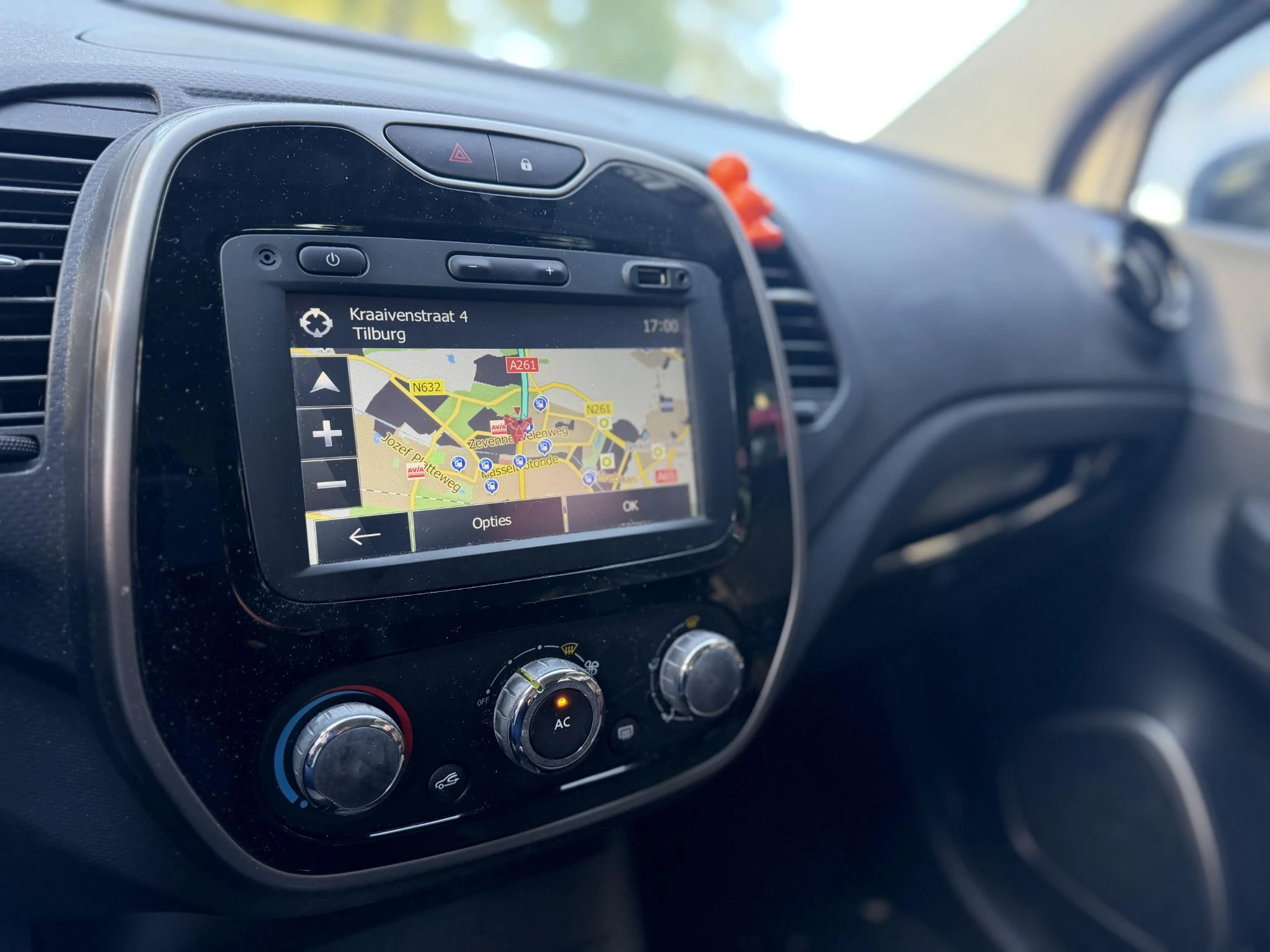 Renault-Captur-image-5
