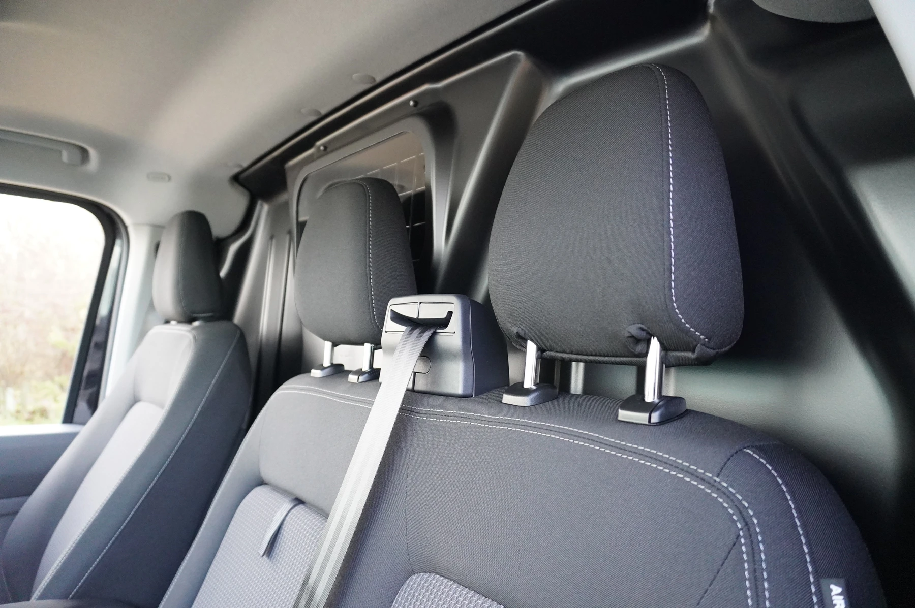 Volkswagen-Transporter-image-7
