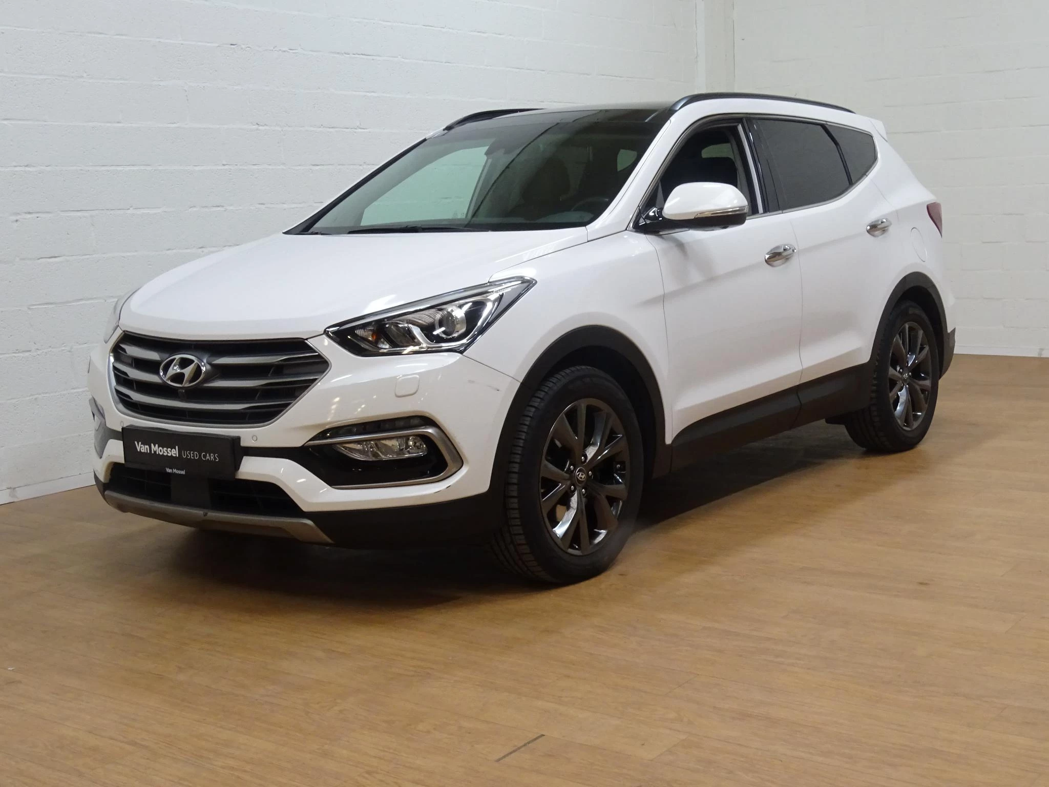 Hyundai-Santa Fe-image-4