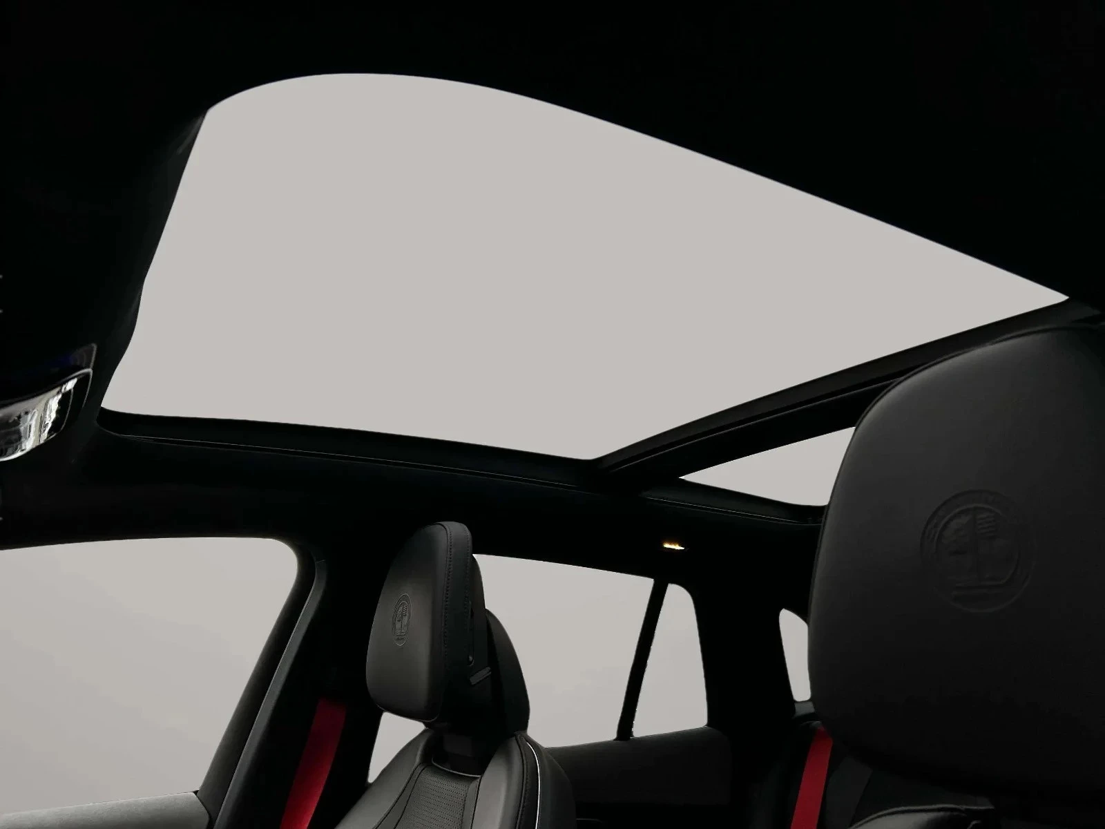 Mercedes-Benz-EQE-image-12