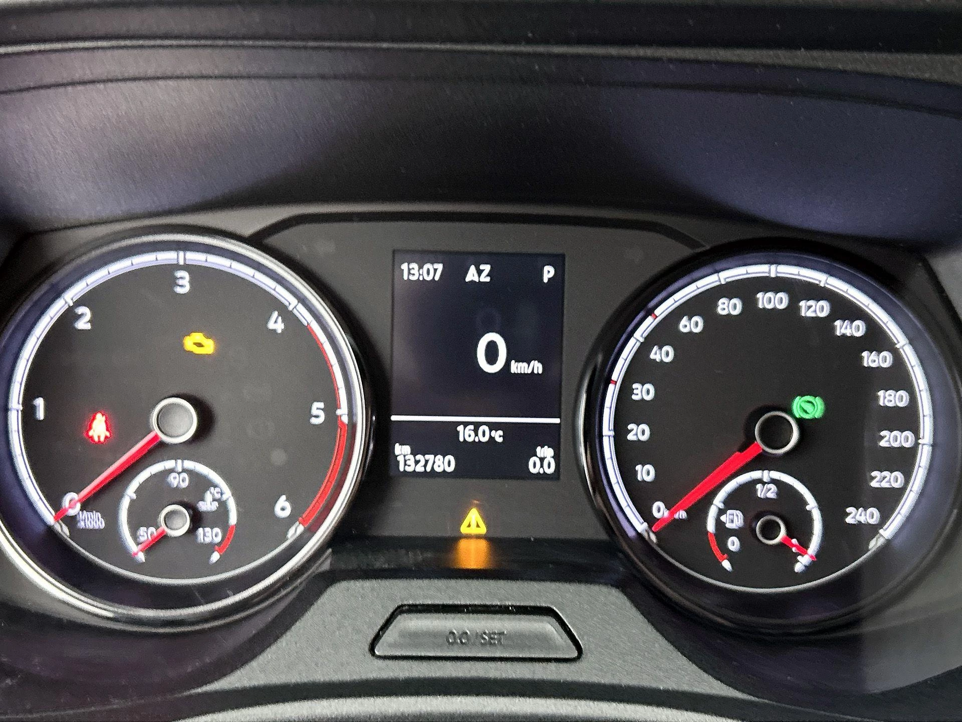 Volkswagen-Transporter-image-13
