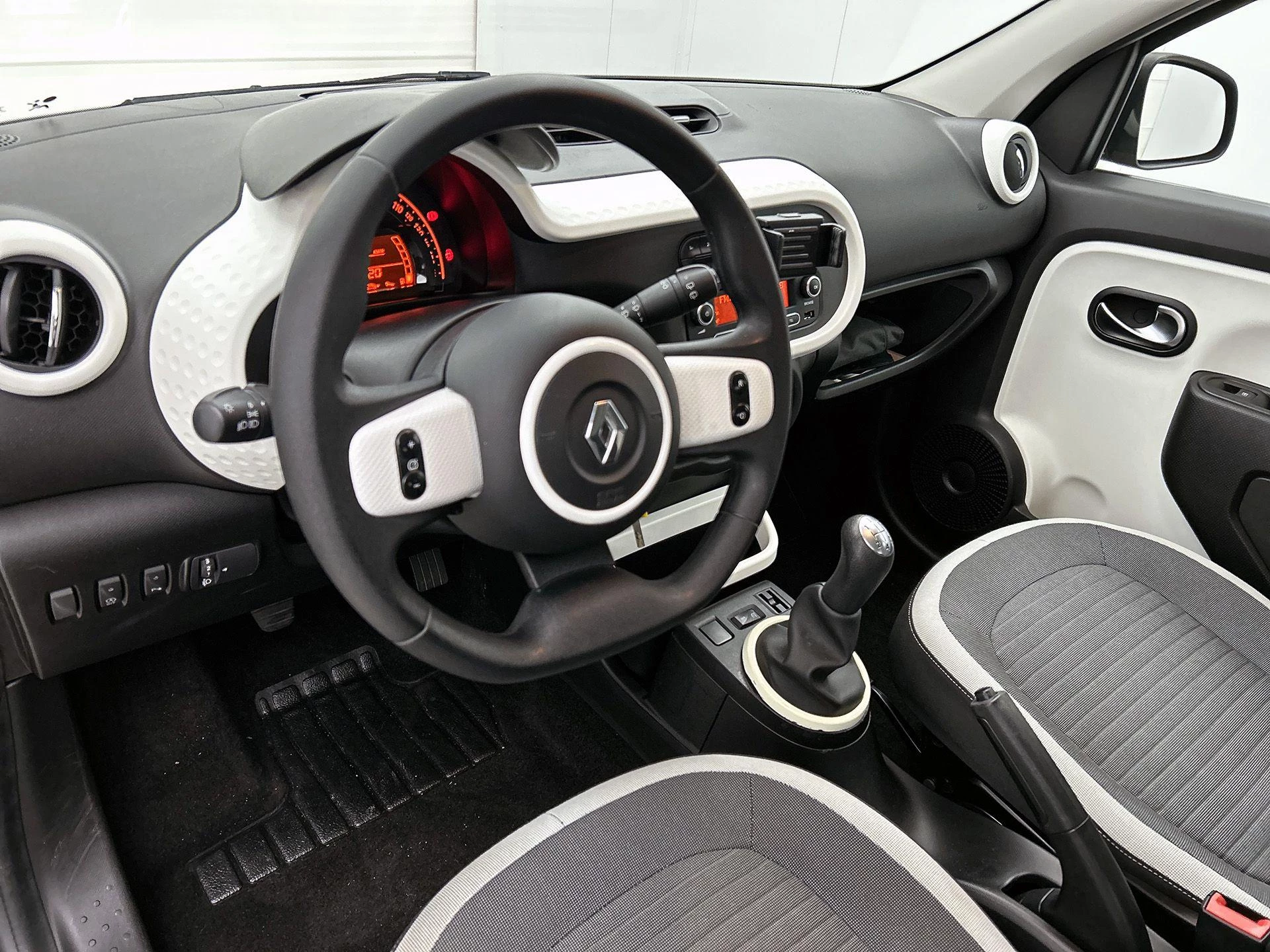 Renault-Twingo-image-10