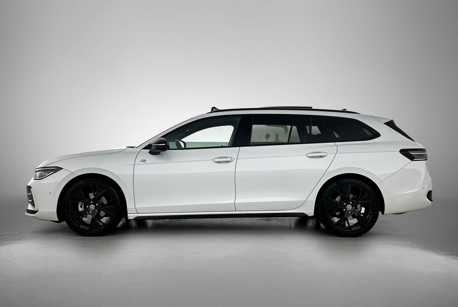 Volkswagen-Passat-image-1