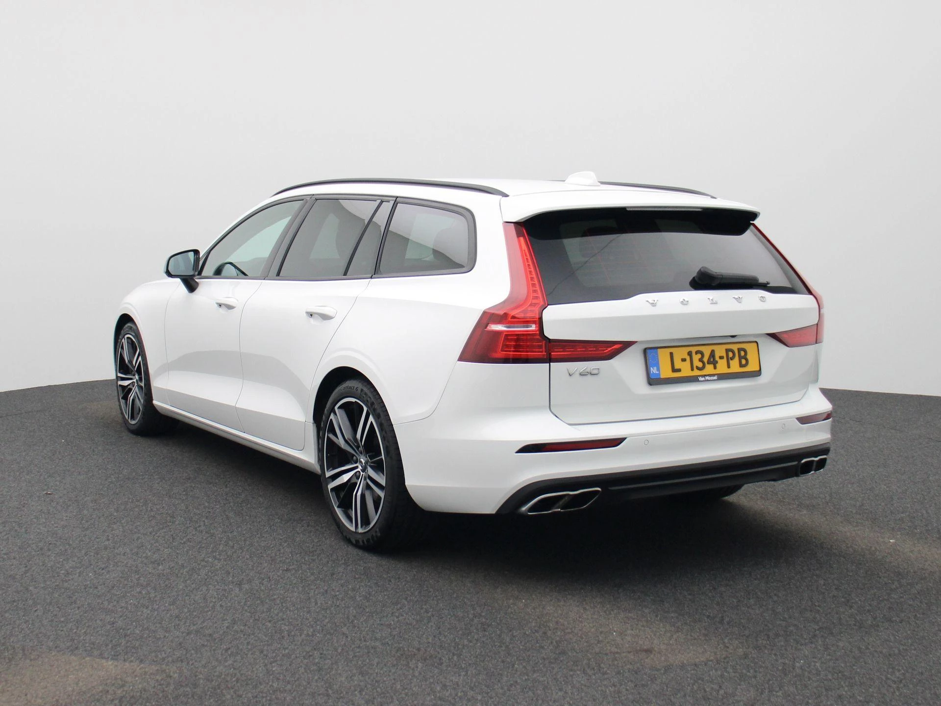 Volvo-V60-image-1