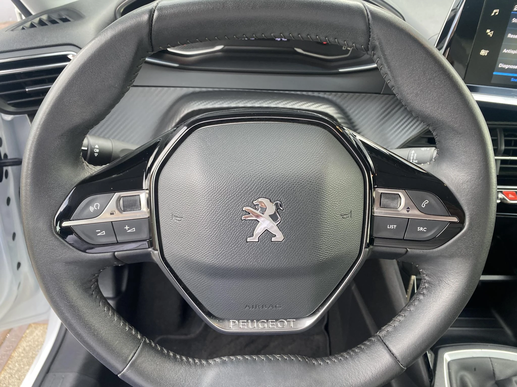 Peugeot-208-image-13