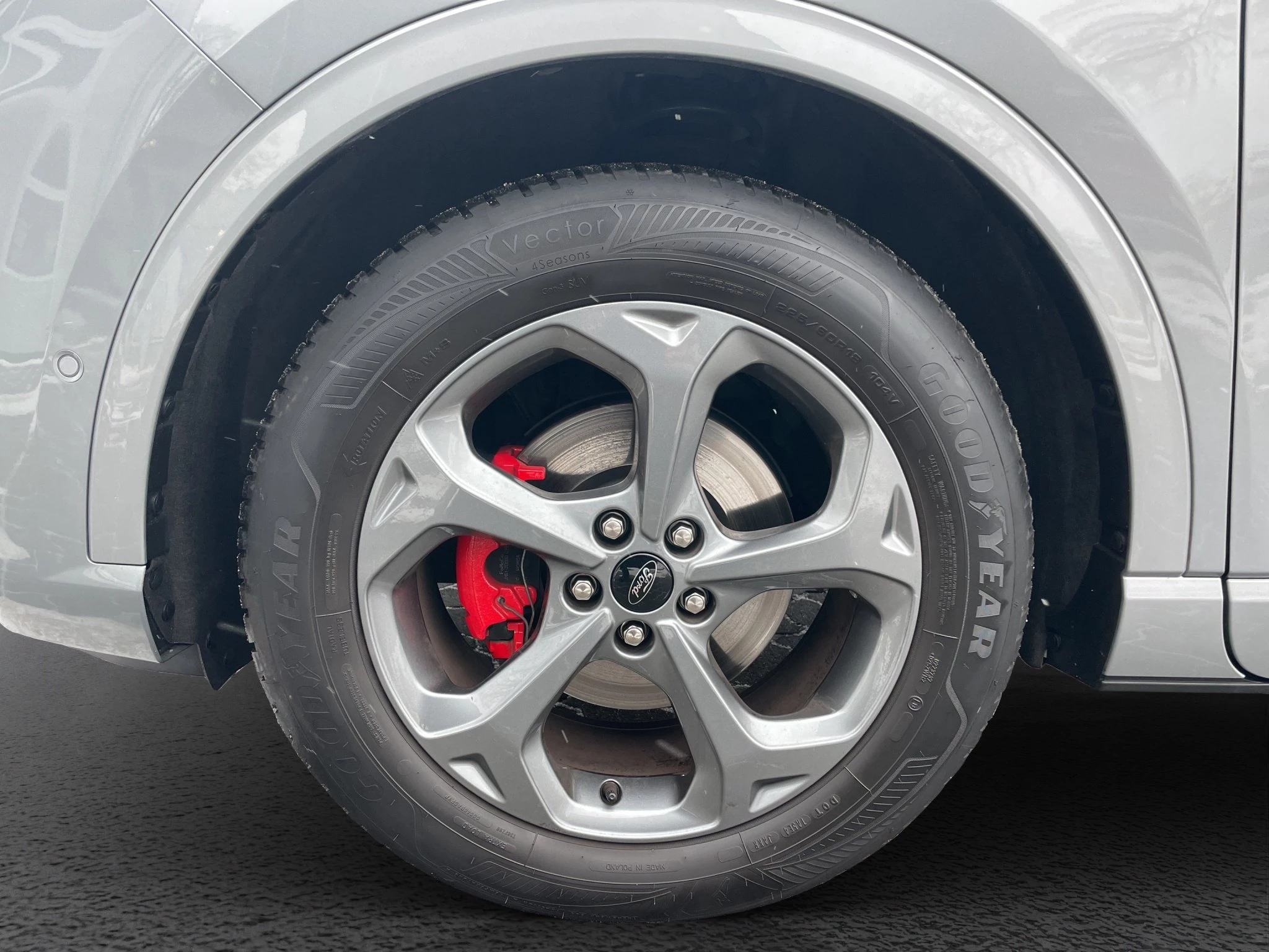 Ford Kuga ST-Line X Aut.*PANO*AHK*360GRAD*LED-MATRIX*NAVI*GRA*WINTER-PKT.