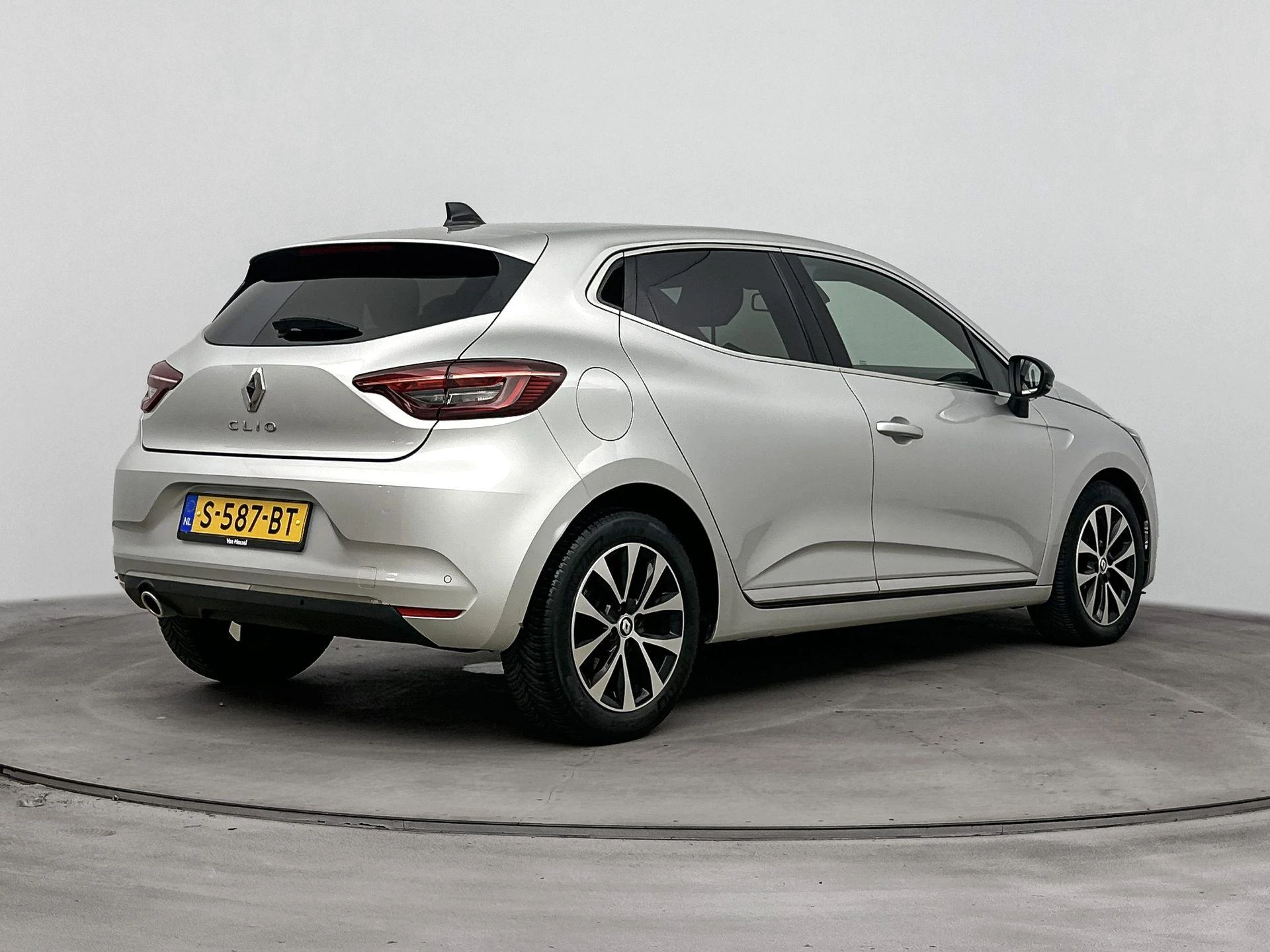Renault-Clio-image-3