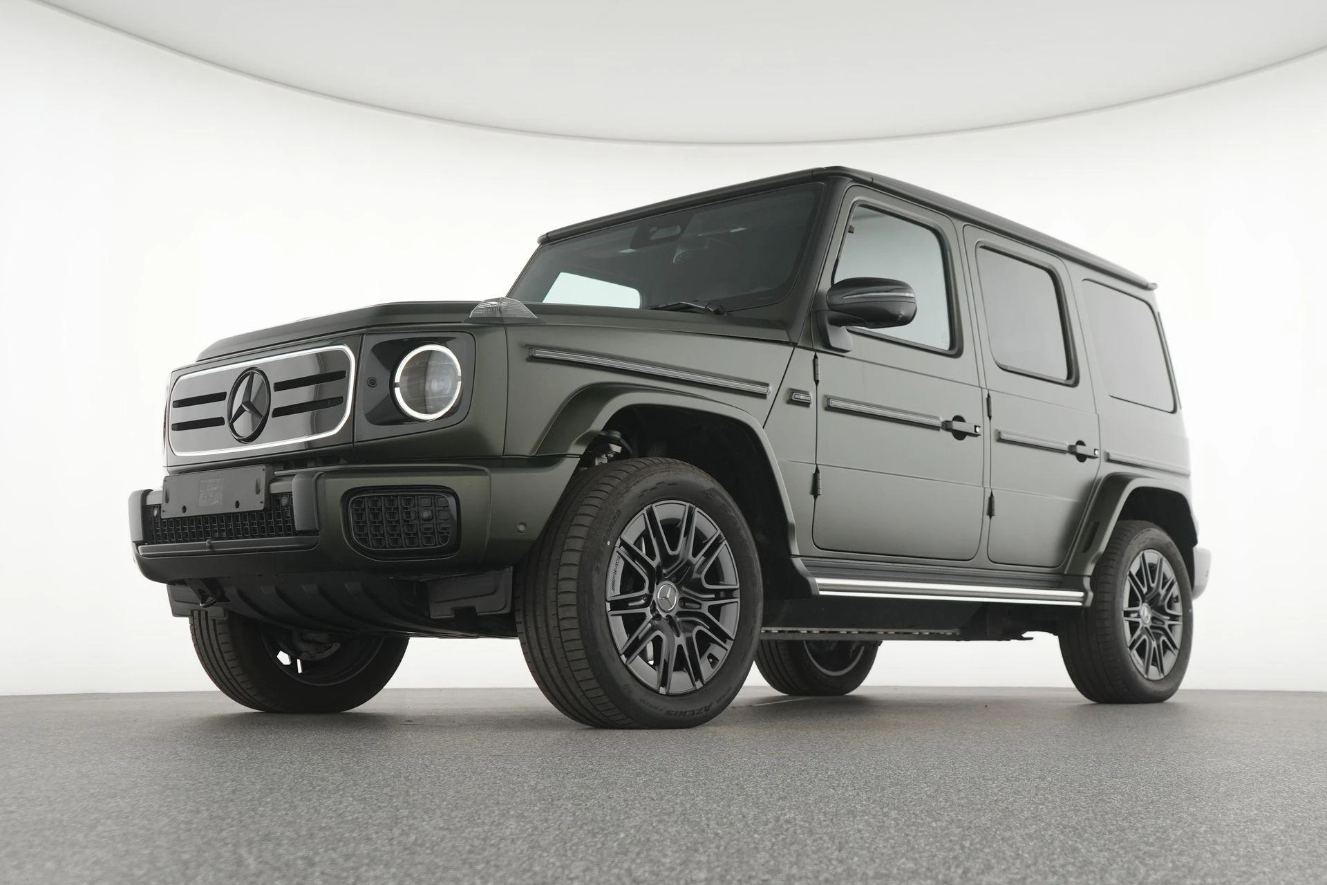 Mercedes-Benz-G-Klasse-image-9