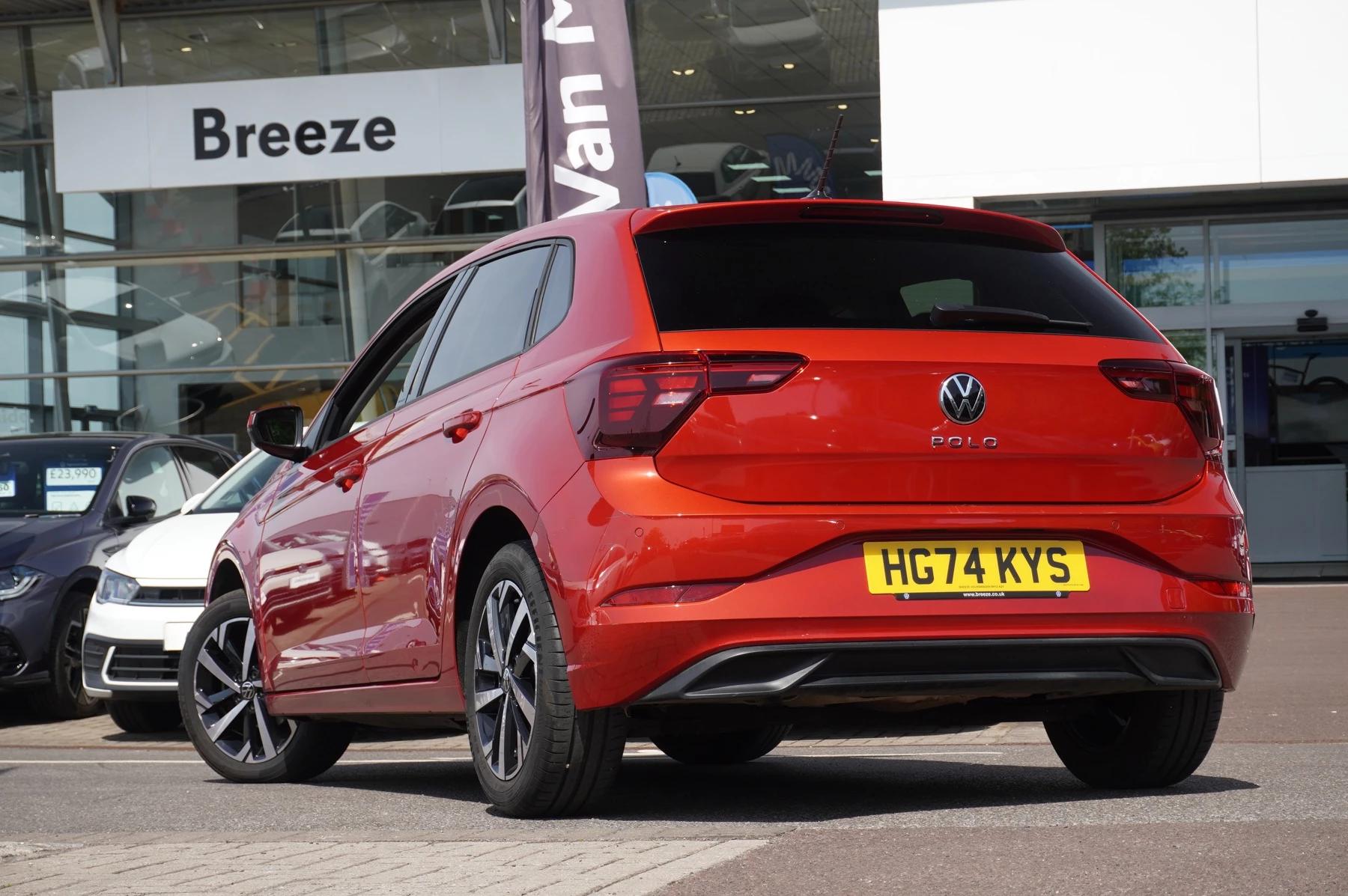 Volkswagen-Polo-image-2