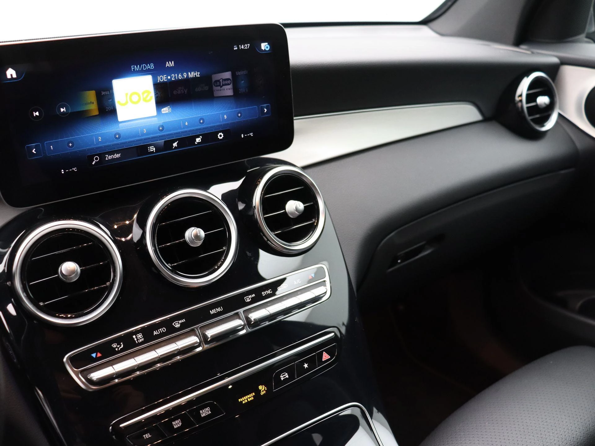 Mercedes-Benz-GLC-image-9