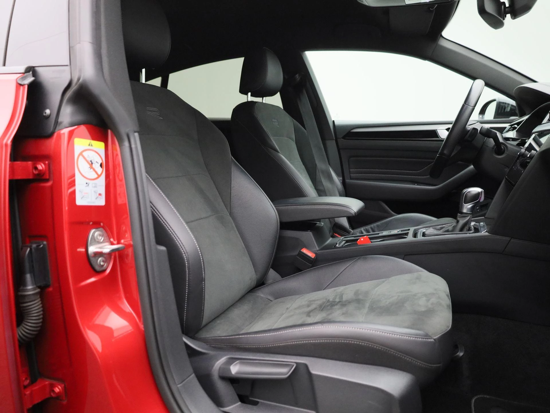 Volkswagen-Arteon-image-36