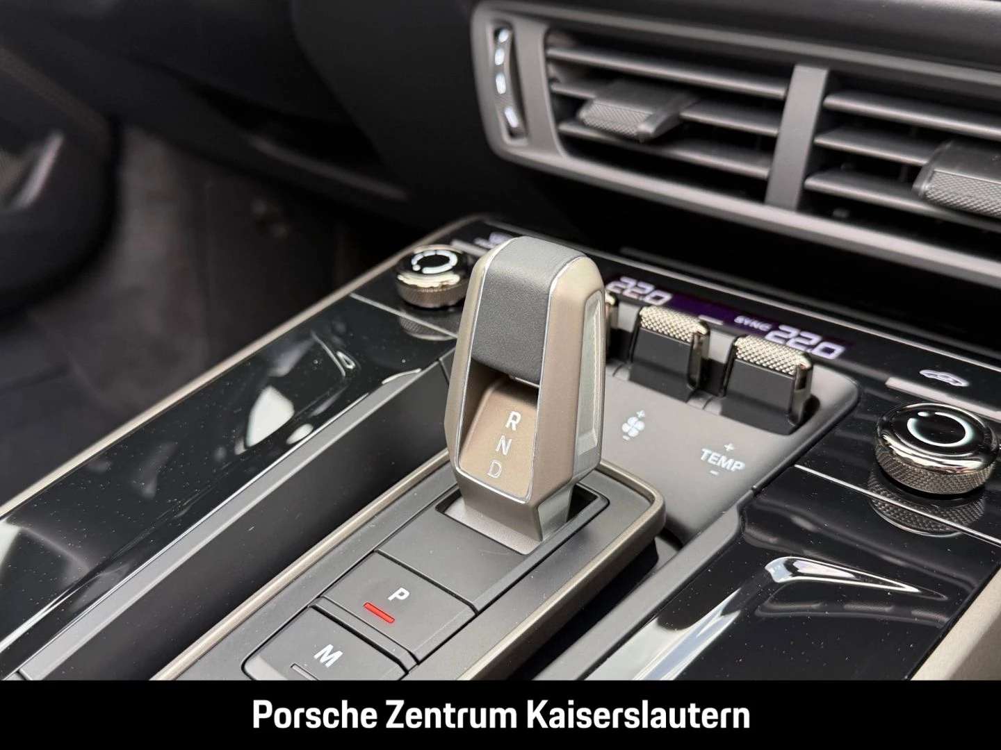 Porsche 911 992 Turbo S Cabrio Burmester Clubleder PCCB turbo s
