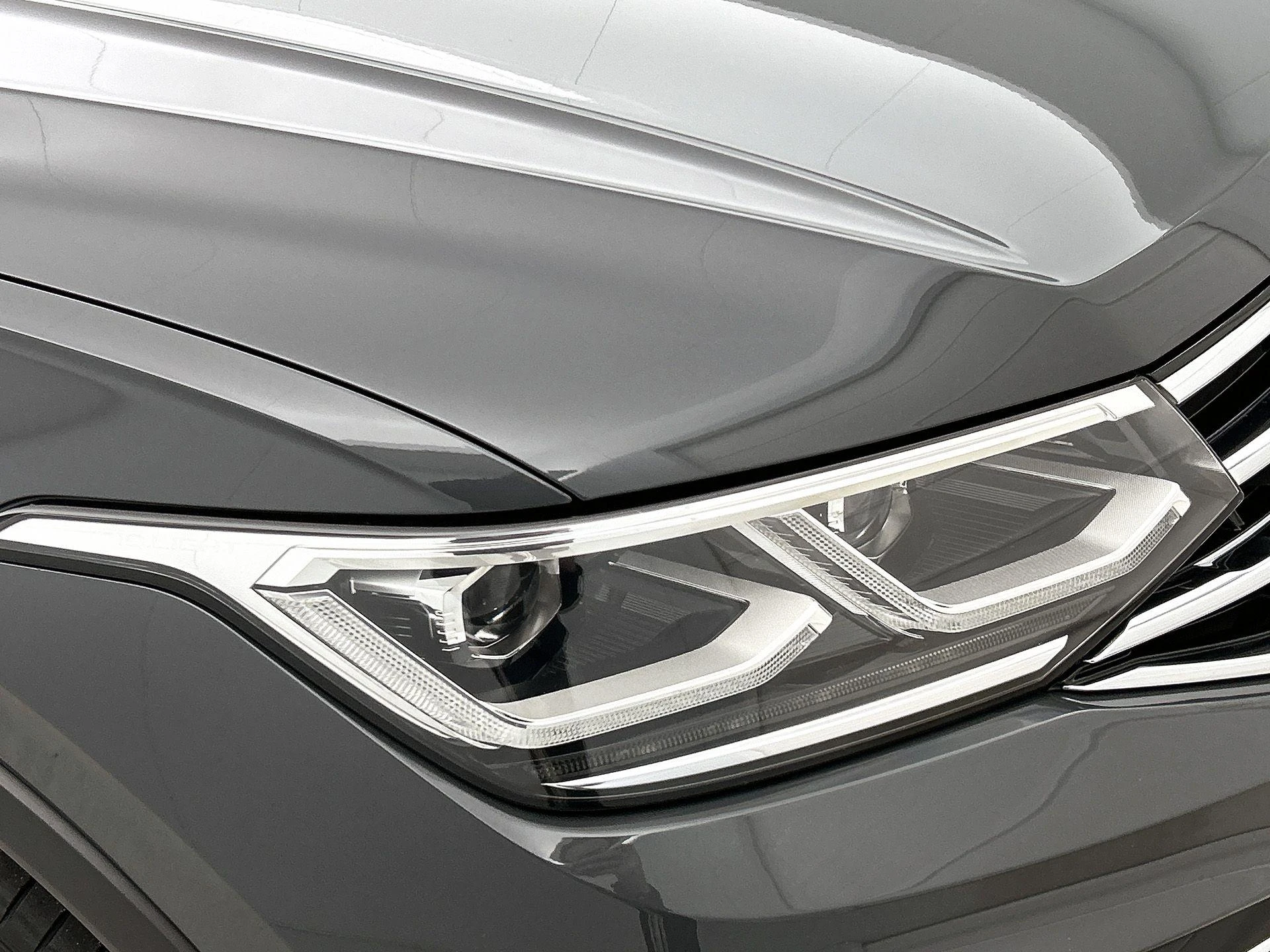 Volkswagen-Tiguan-image-25
