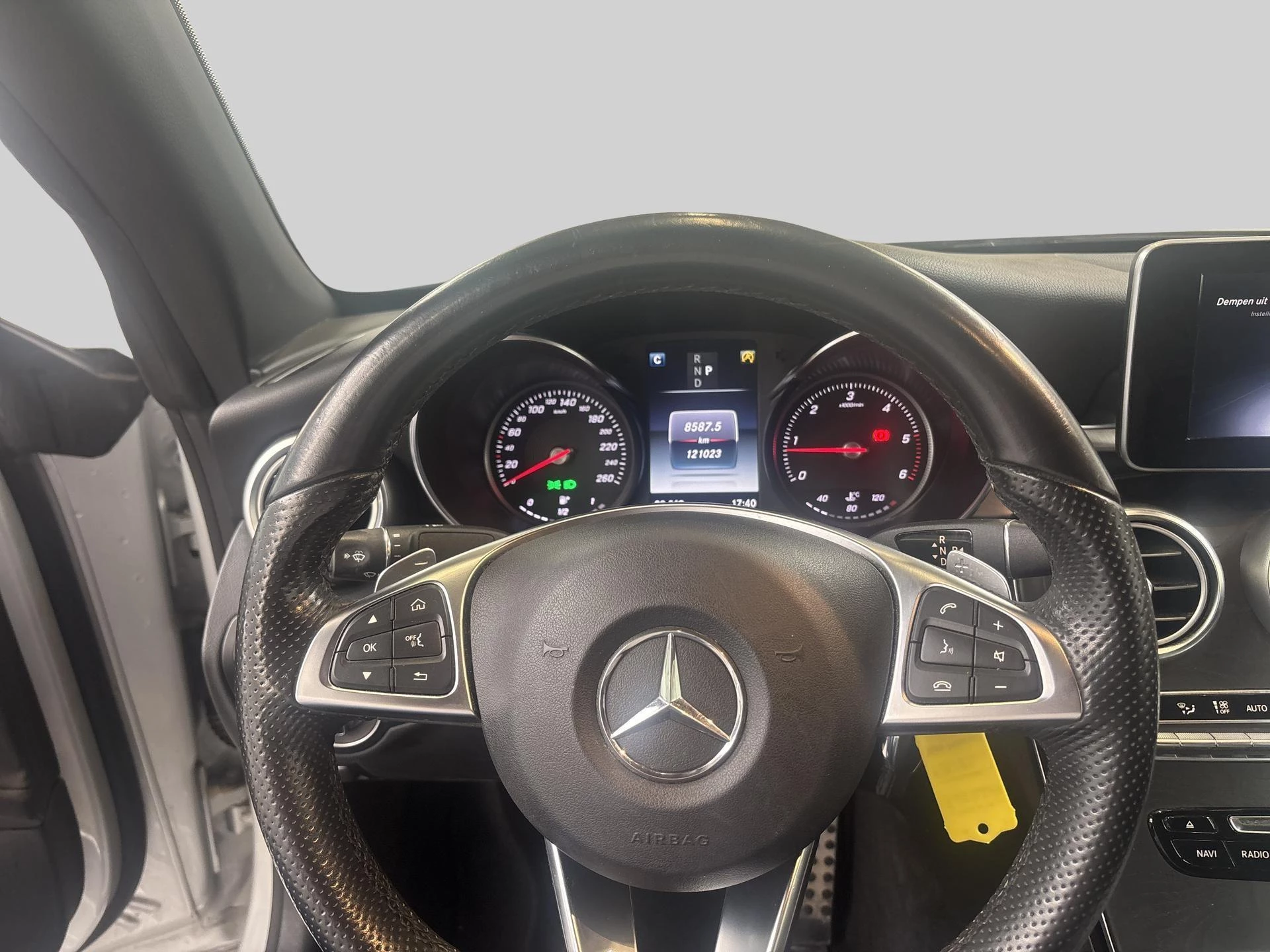 Mercedes-Benz C-Klasse 220d Cabriolet + AMG LINE + LEDER + CAMERA +