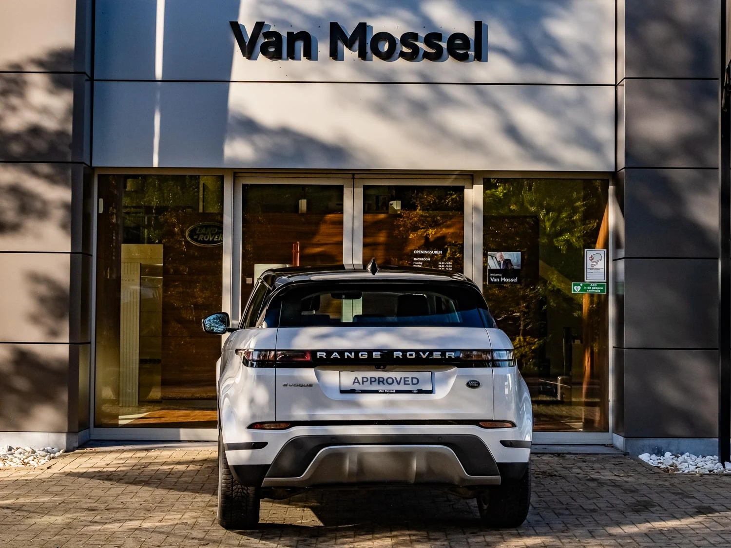 Land Rover-Range Rover Evoque-image-4