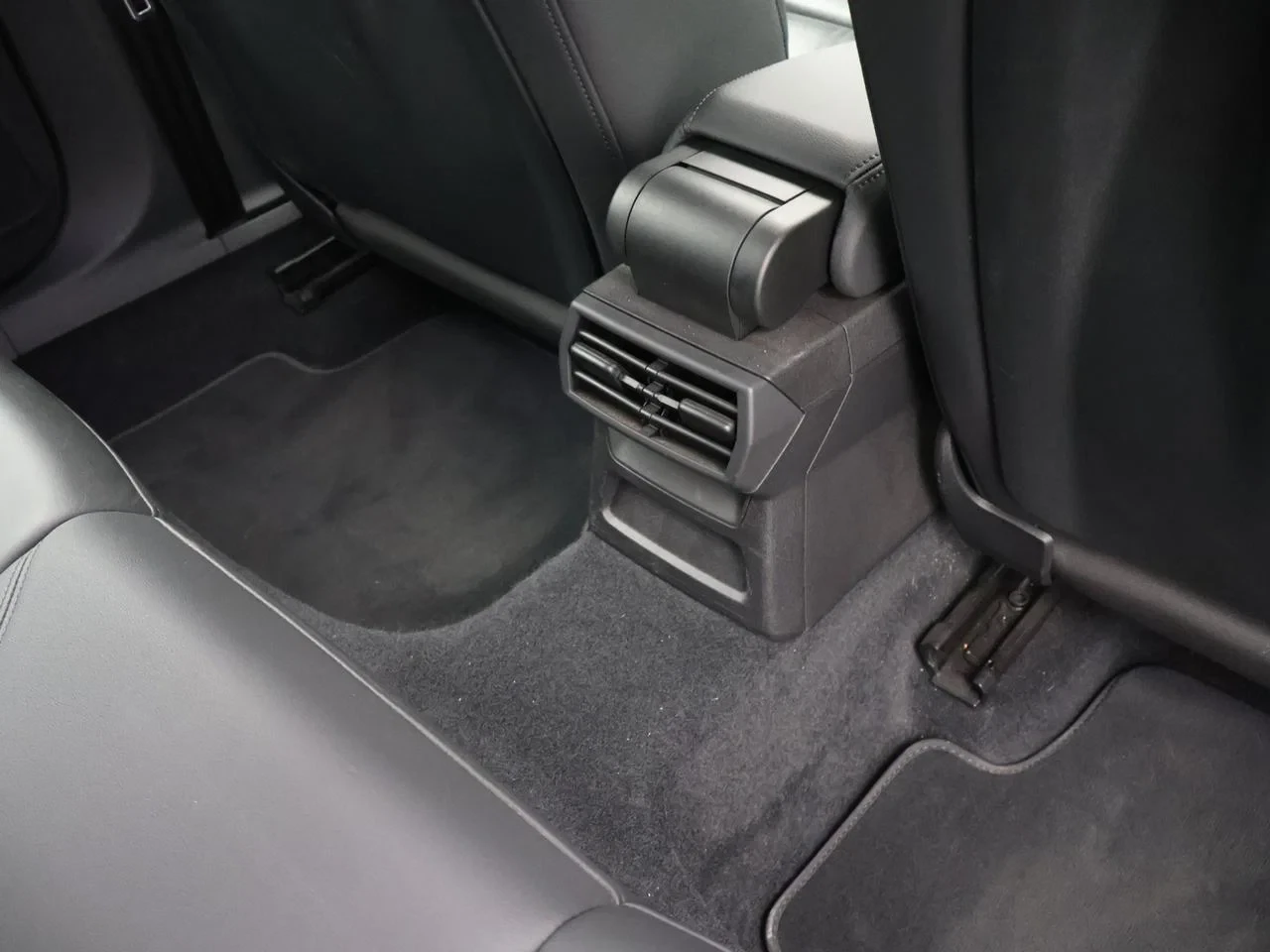 Audi A3 Sportback PHEV Audi A3 Sportback PHEV S line 40TFSIe 204PK *AUTOMAAT*LEDER*PDC*ACC*VIRTUAL COCKPIT*NAVI*APP-CONNECT*AIRCO*...*